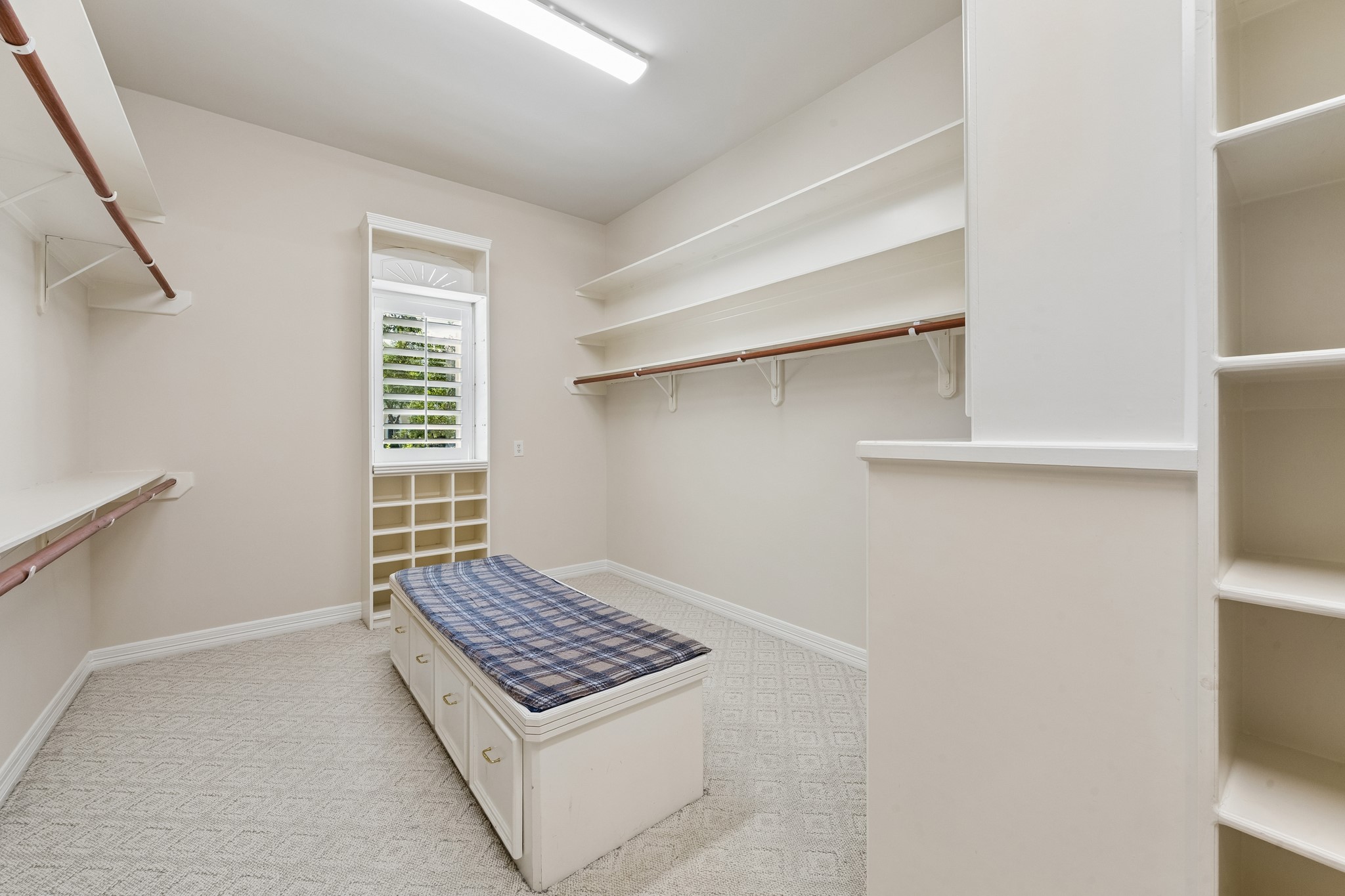 2731 Lakecrest Drive Property Photo 18