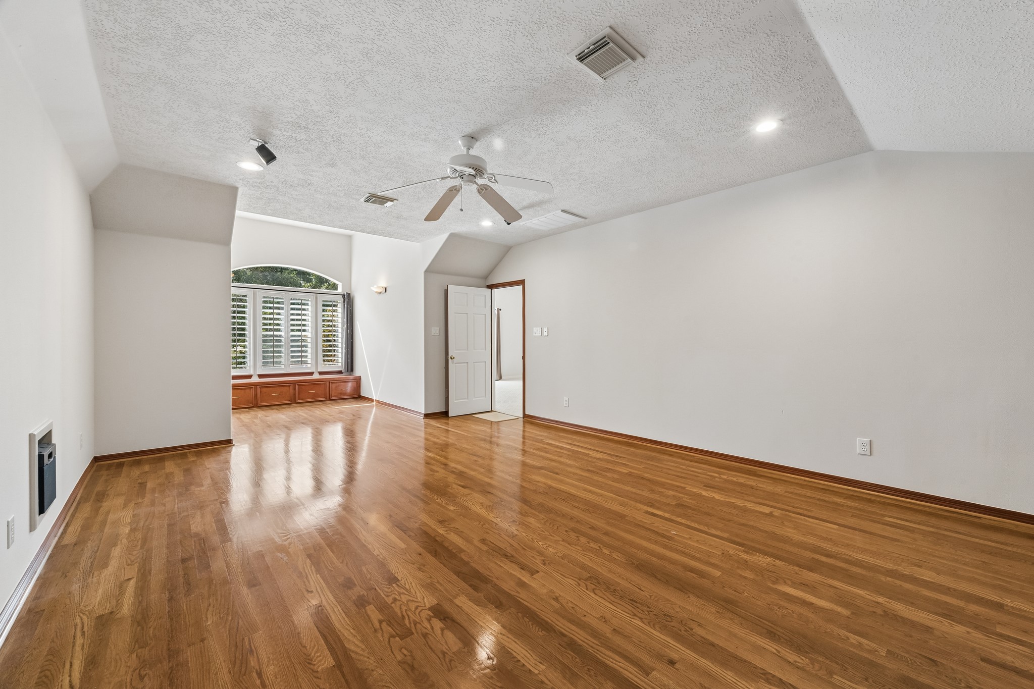 2731 Lakecrest Drive Property Photo 23