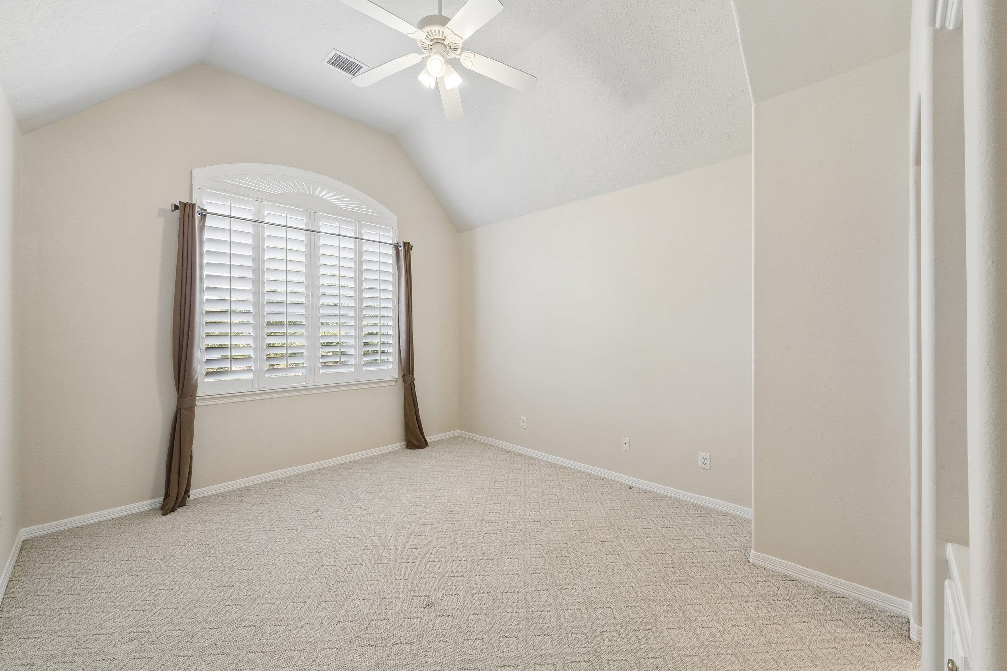 2731 Lakecrest Drive Property Photo 25