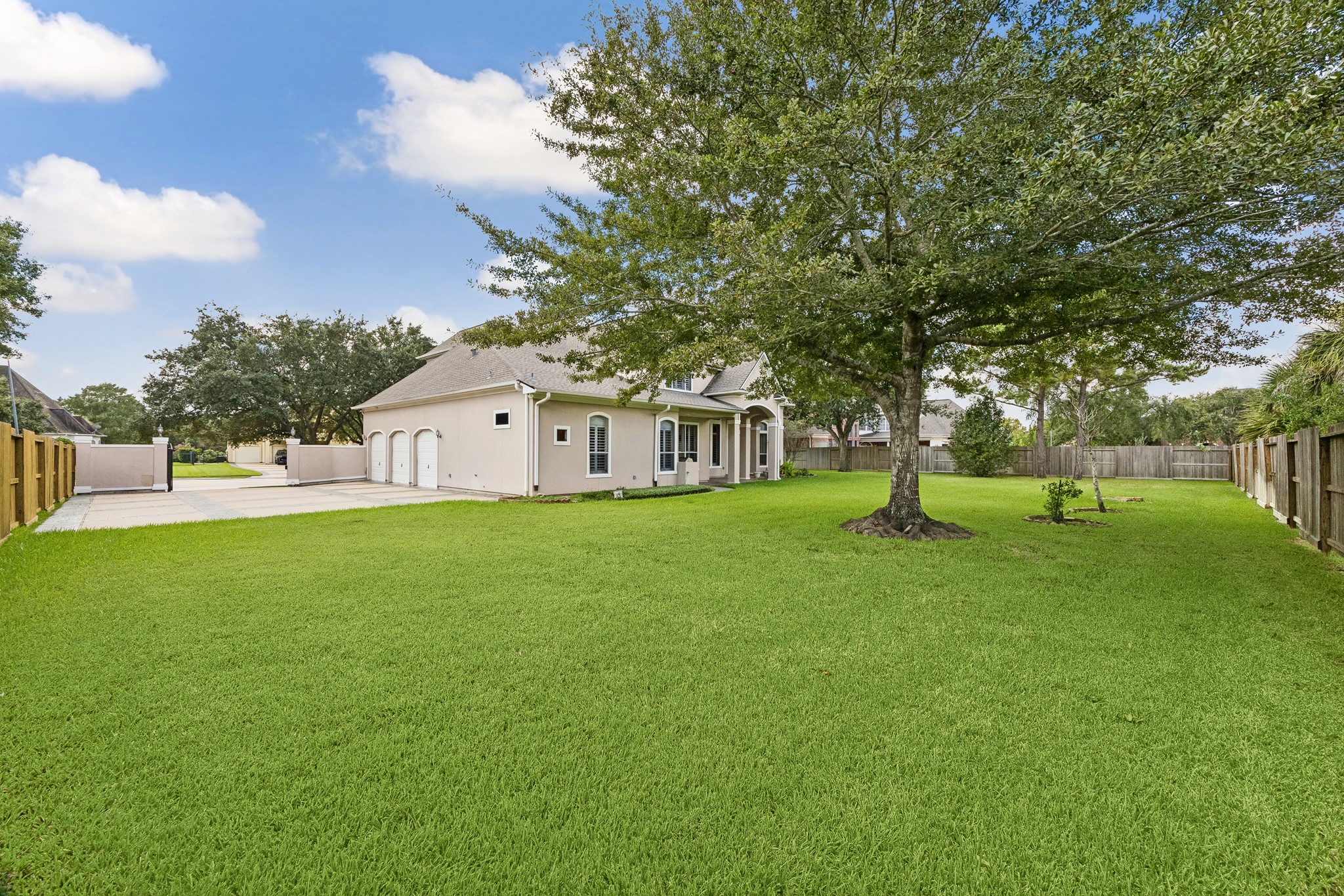 2731 Lakecrest Drive Property Photo 32