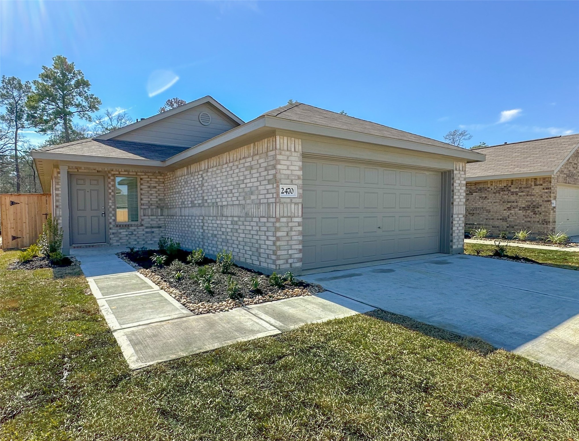2470 Ridge Oak Drive Property Photo 3