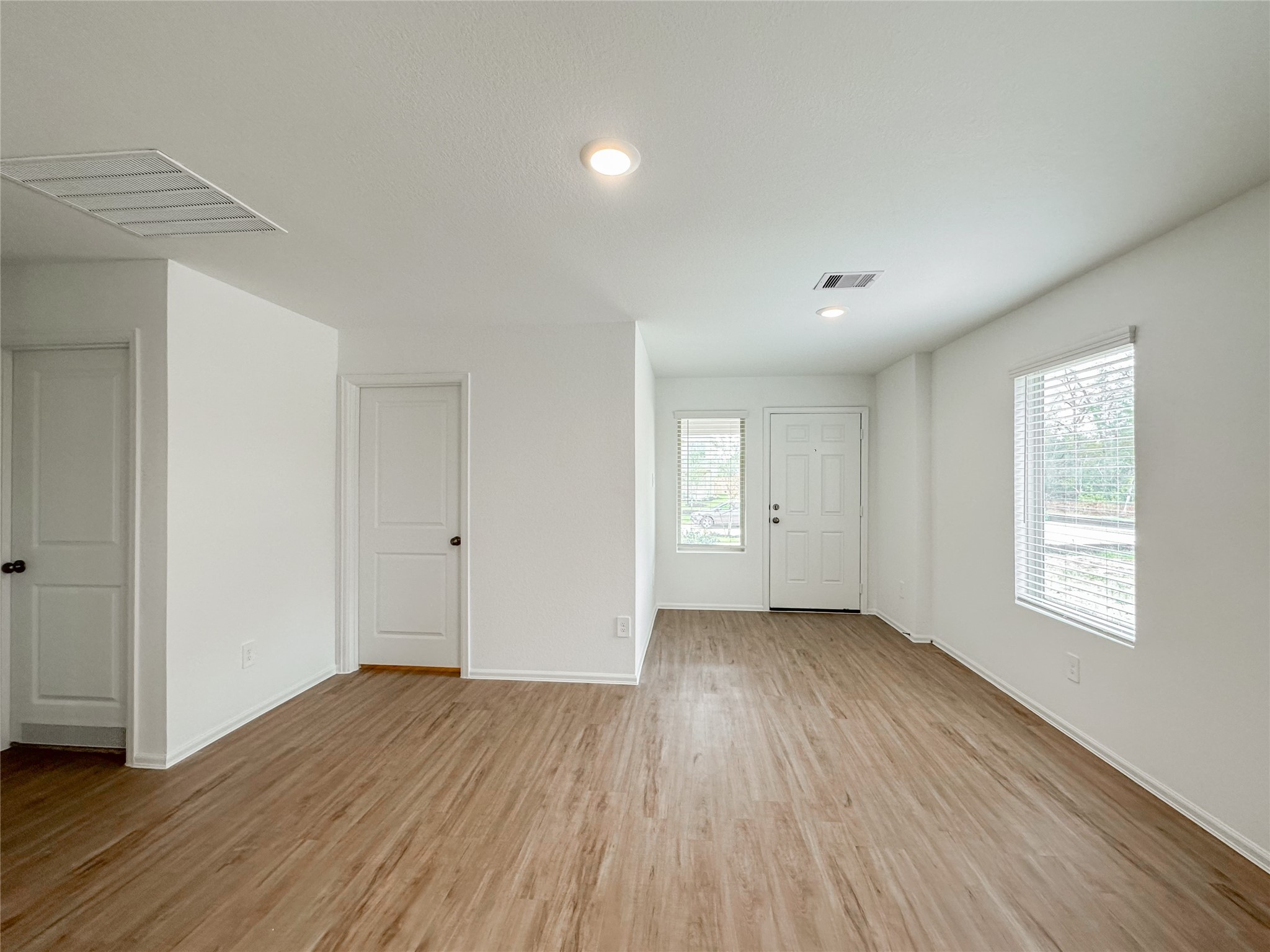 2470 Ridge Oak Drive Property Photo 4