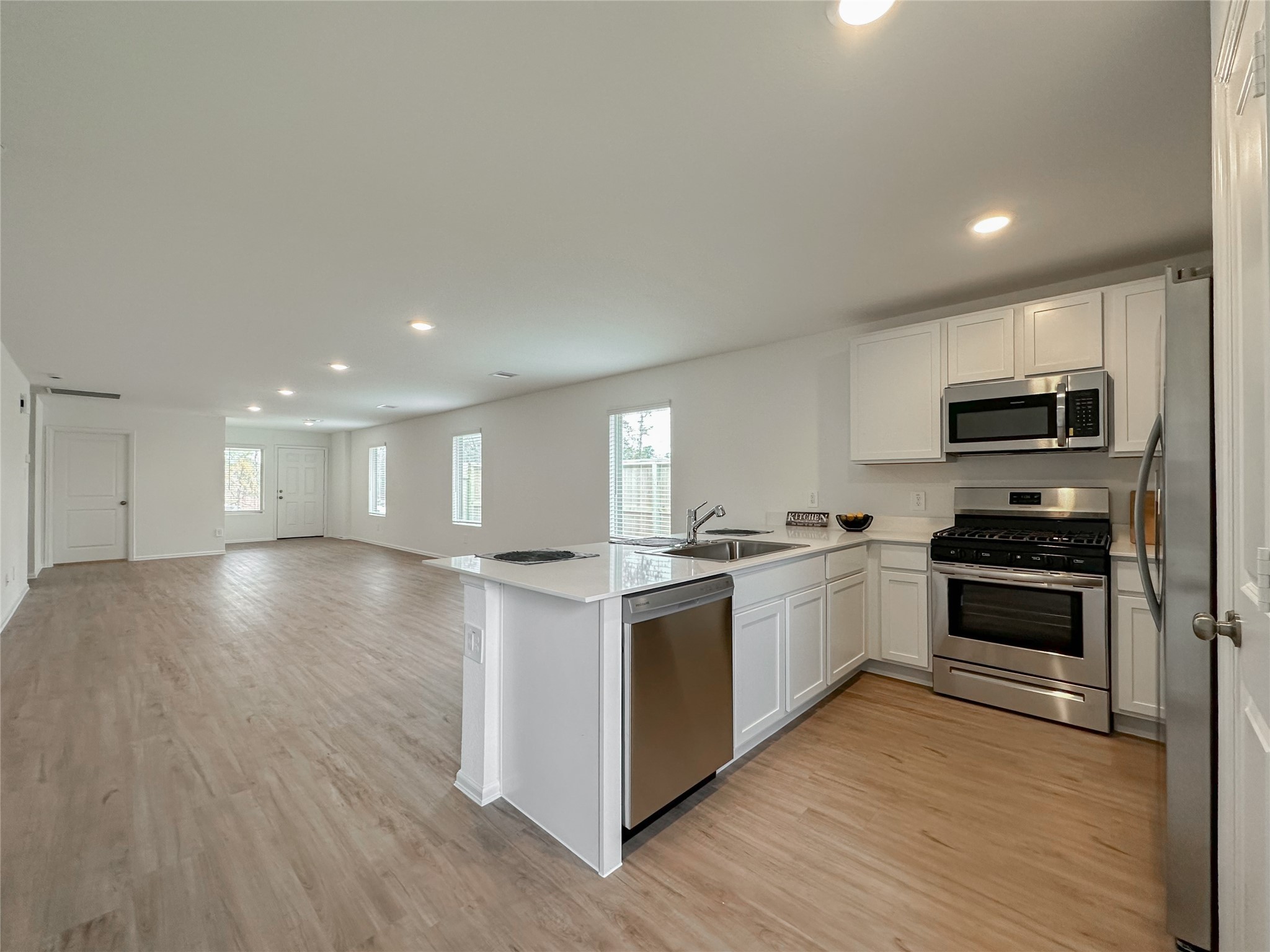 2470 Ridge Oak Drive Property Photo 8