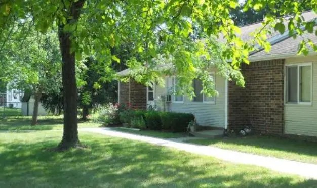 120 N Pleasant Pl Property Photo 2