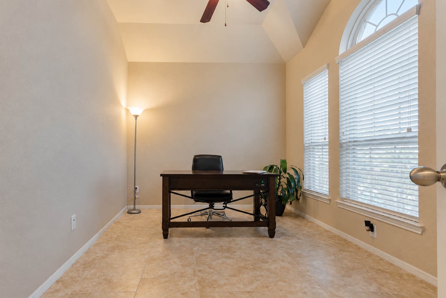 3603 Daintree Park Drive Property Photo 9