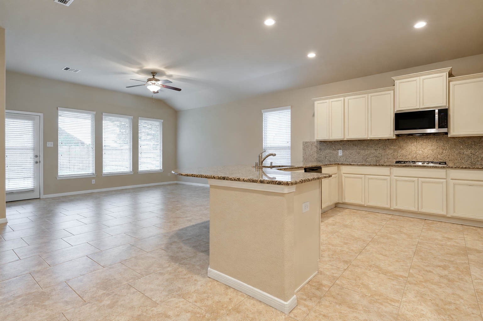 3603 Daintree Park Drive Property Photo 10