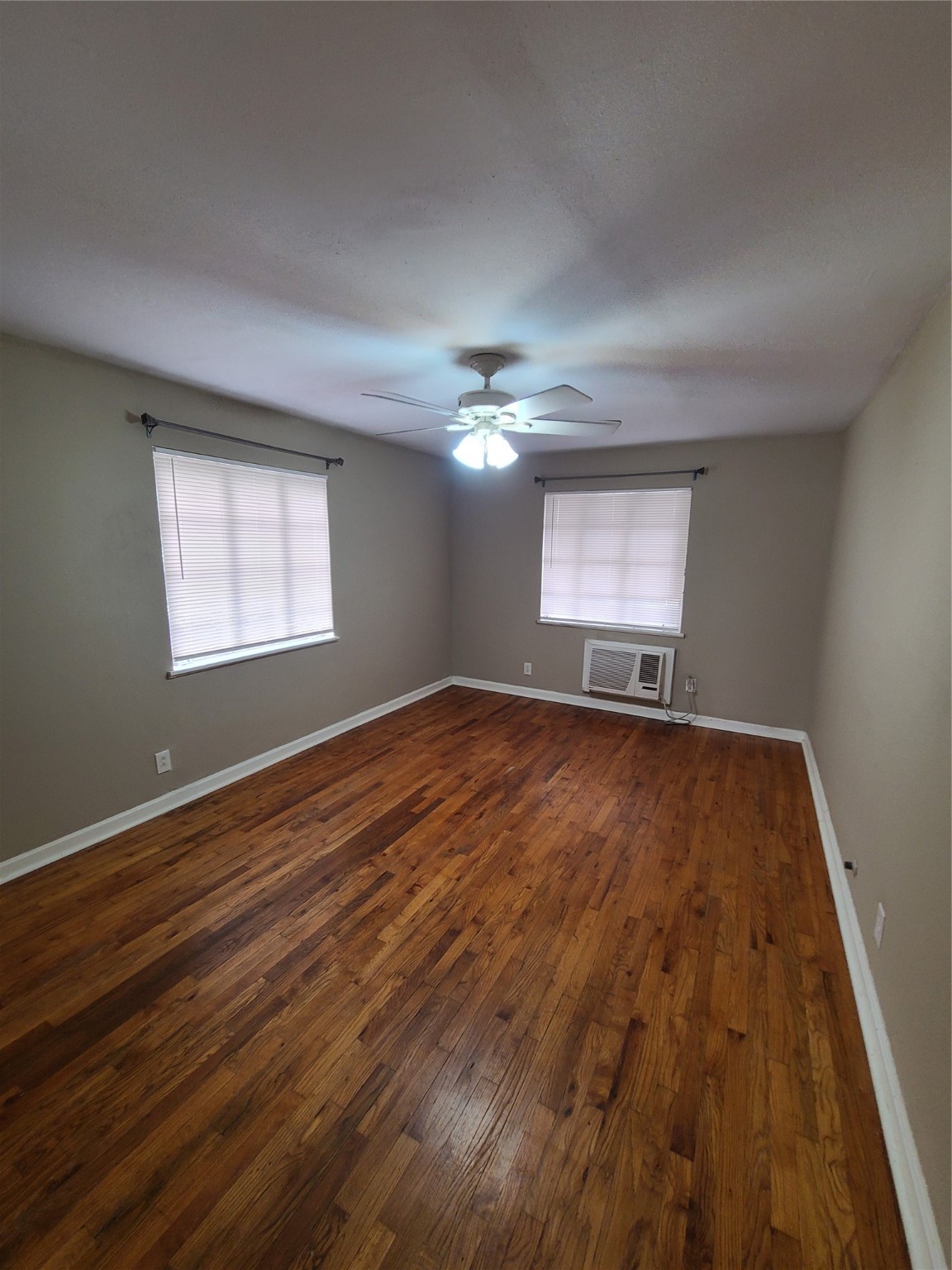 1434 Lawson Street 3 Property Photo 13