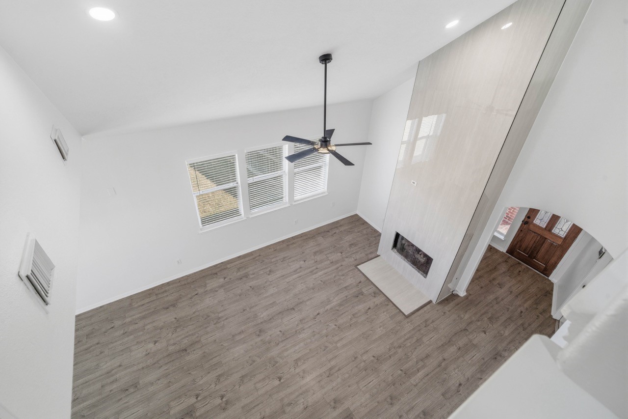 3246 Keithwood Circle W Property Photo 6