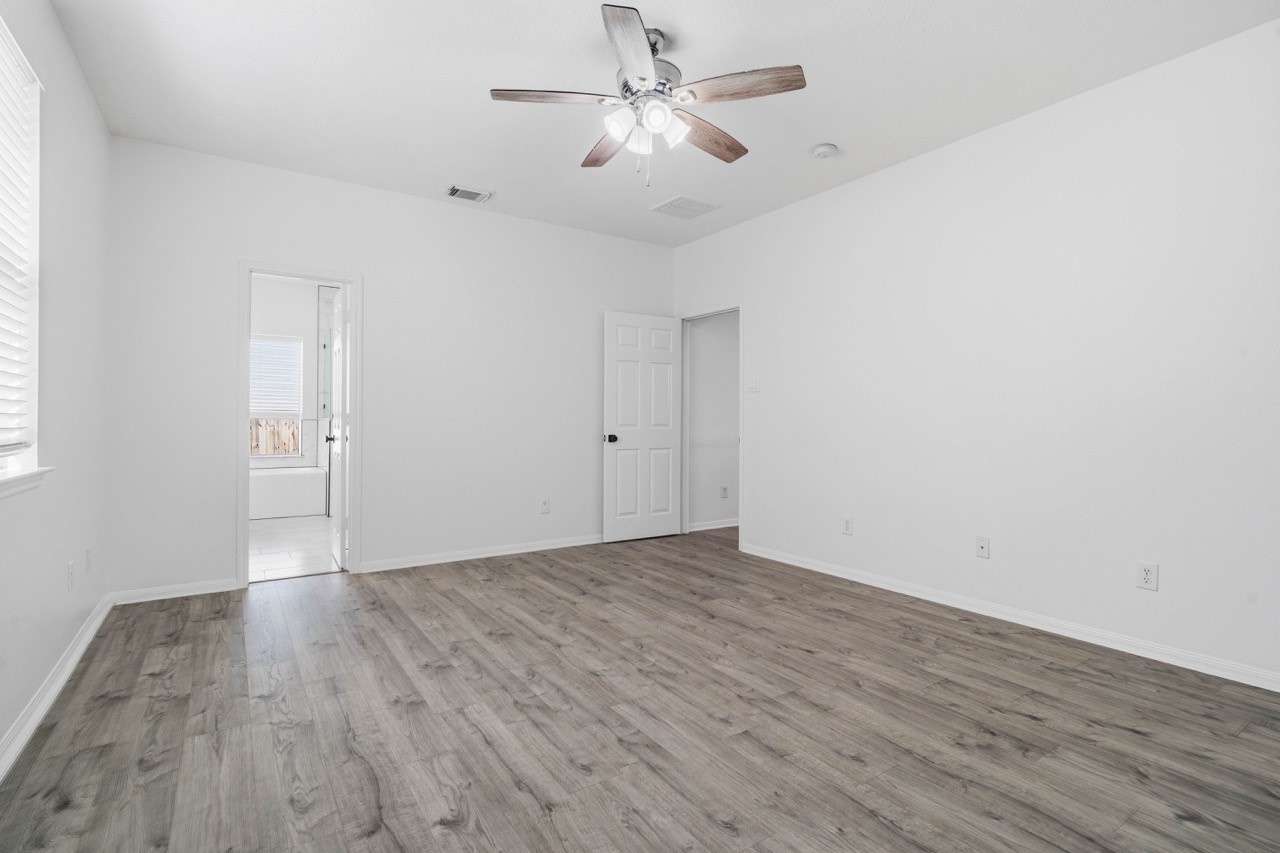 3246 Keithwood Circle W Property Photo 17