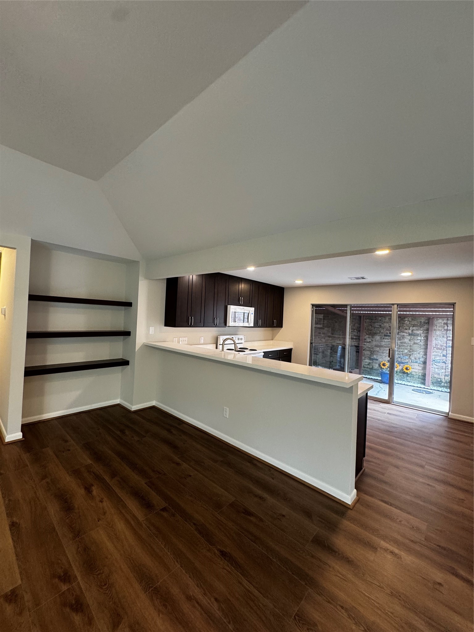 8807 Belle Glen Drive Property Photo 4