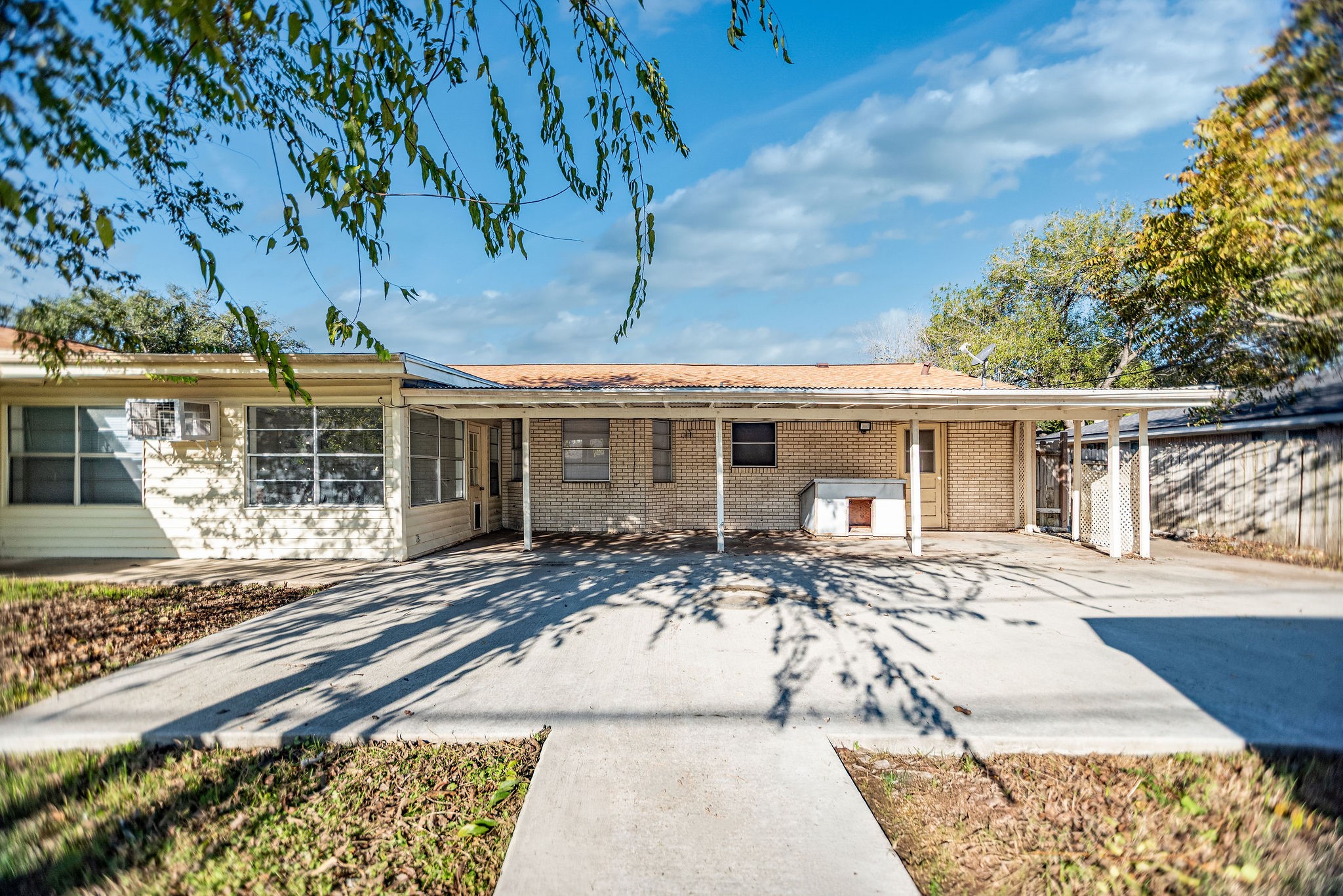 1106 Brookhollow Drive Property Photo 1