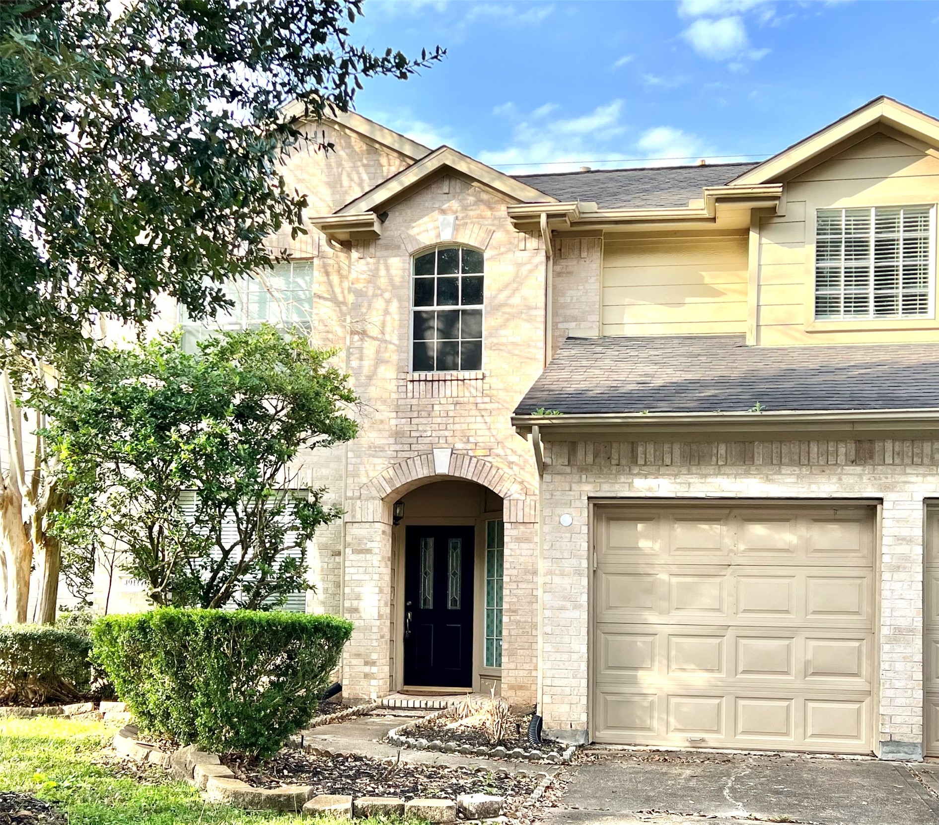 4911 Knights Branch Drive Property Photo 1