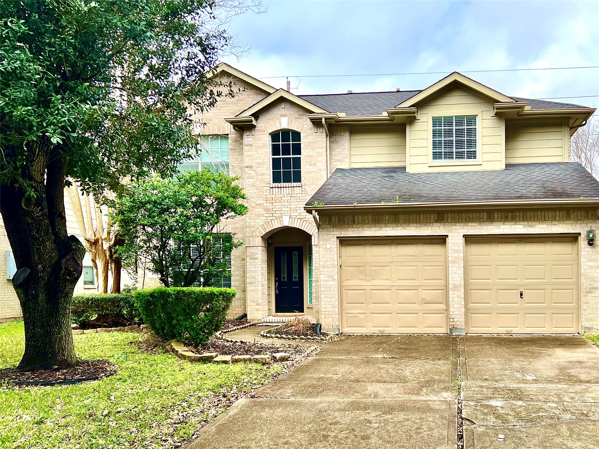 4911 Knights Branch Drive Property Photo 2