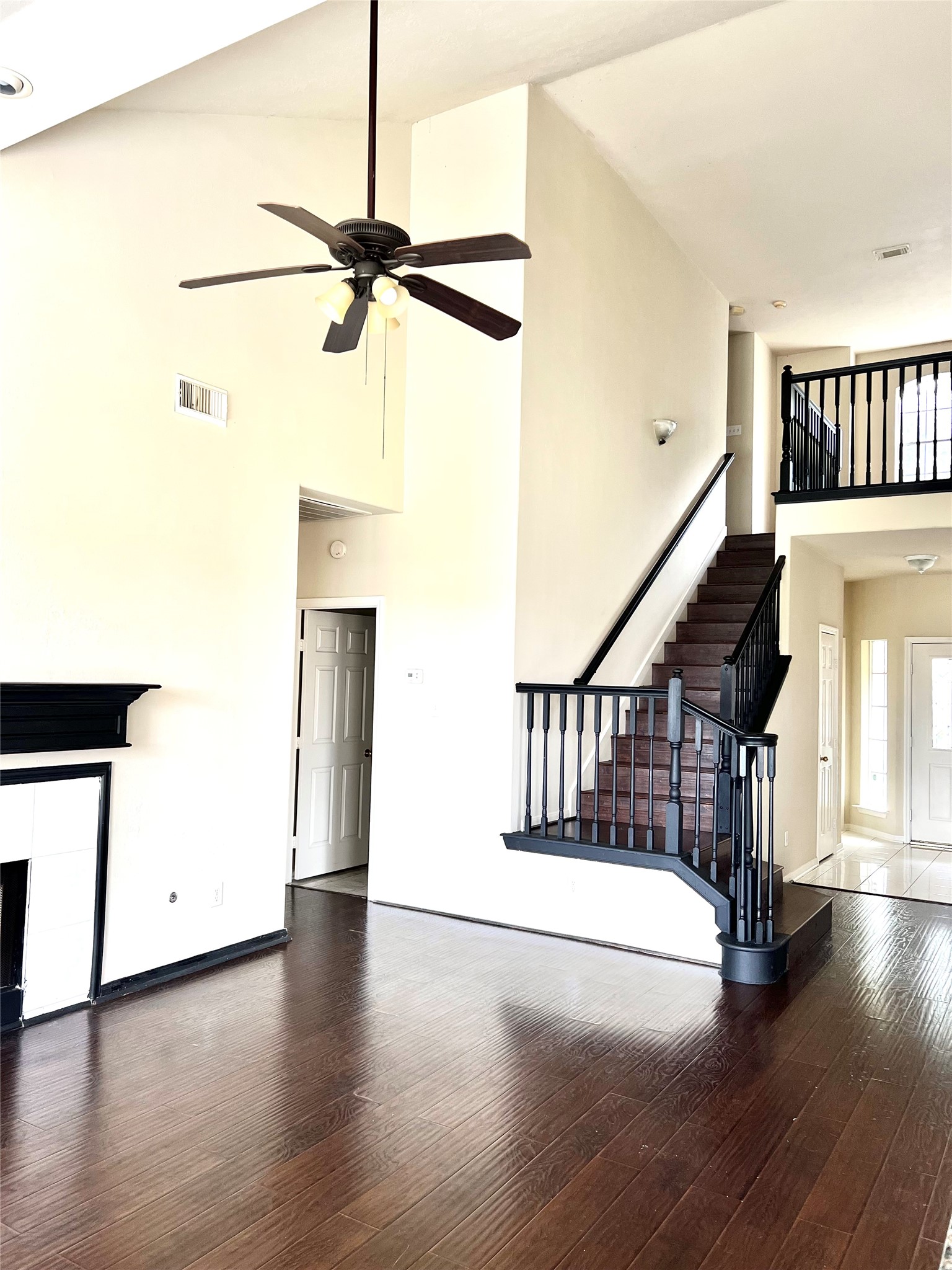 4911 Knights Branch Drive Property Photo 5