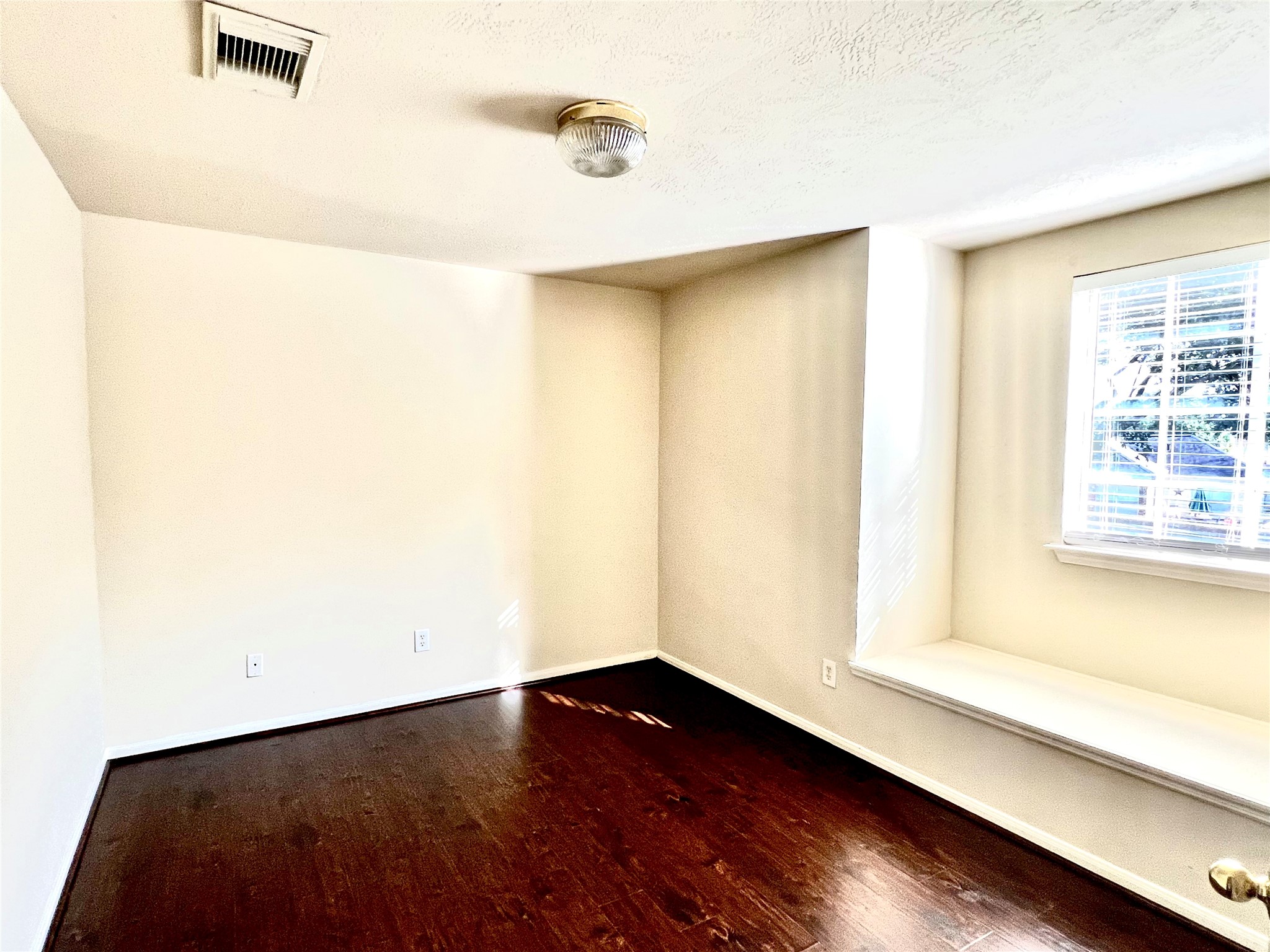 4911 Knights Branch Drive Property Photo 16