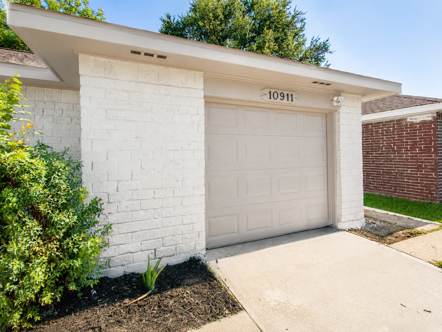 10911 Corona Lane Property Photo 6