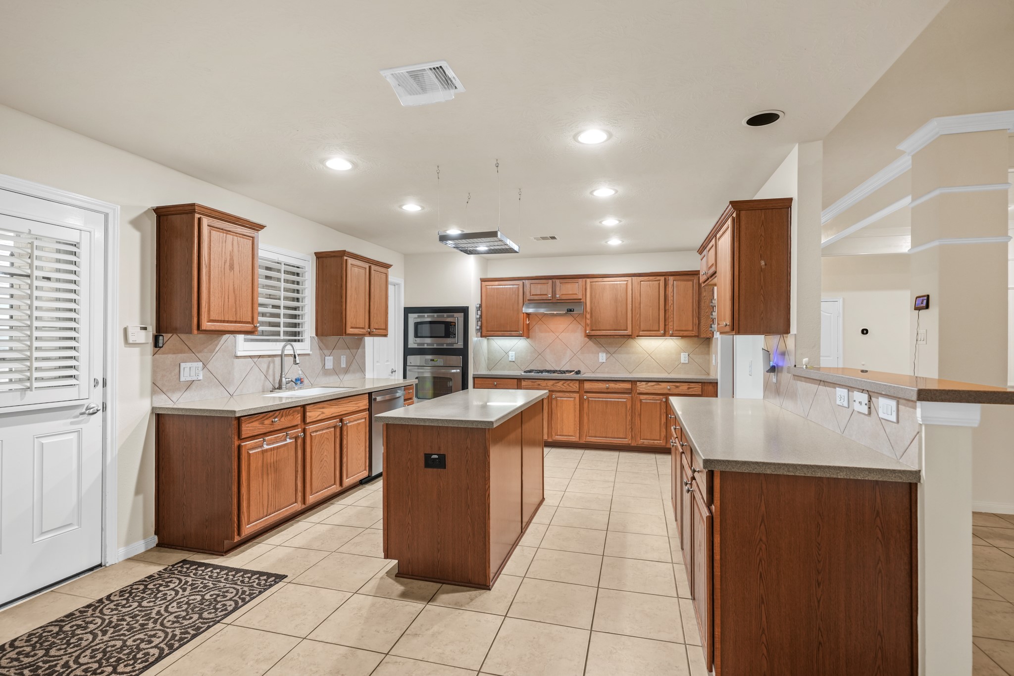 3607 Mustang Lane Property Photo 5