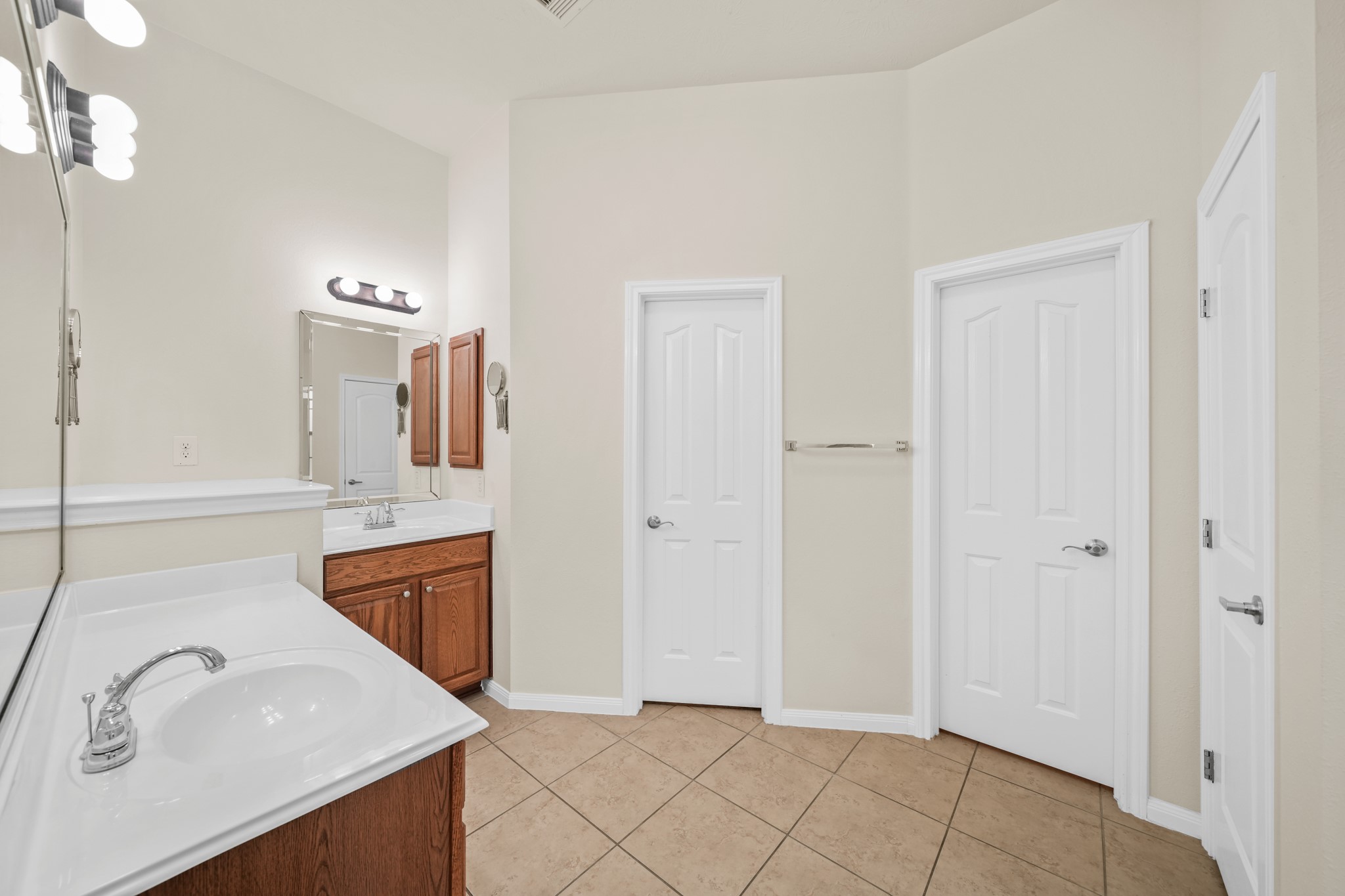 3607 Mustang Lane Property Photo 8