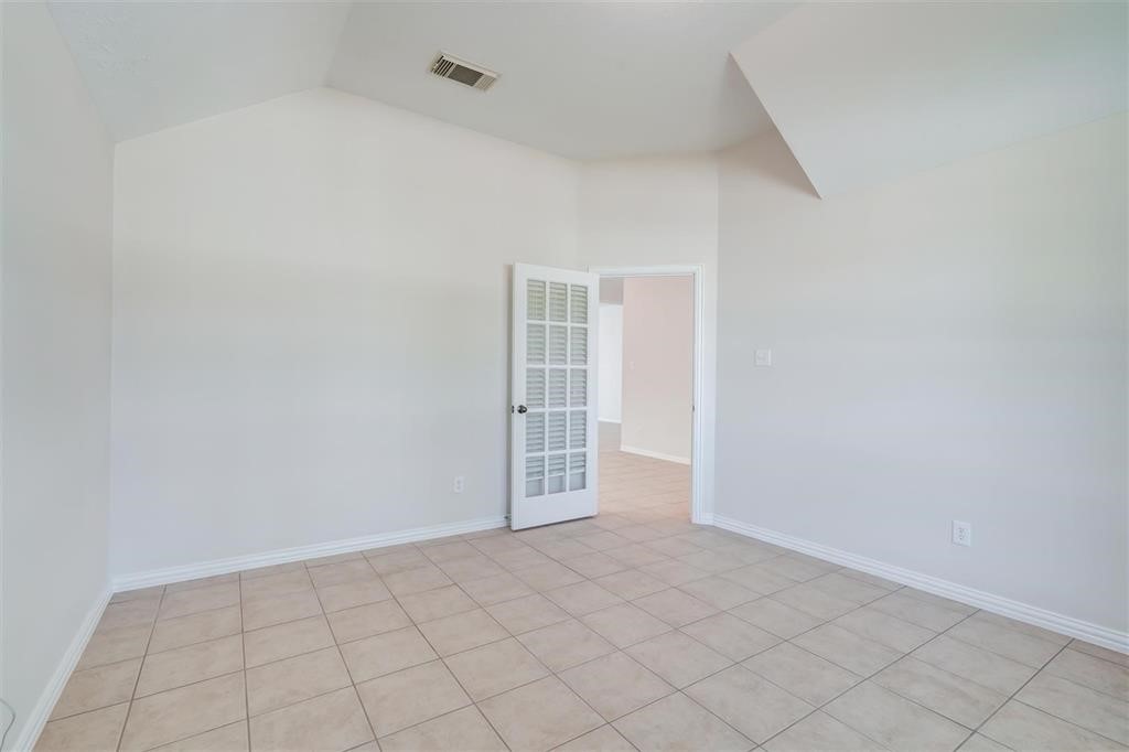 2523 Firecrest Drive Property Photo 7