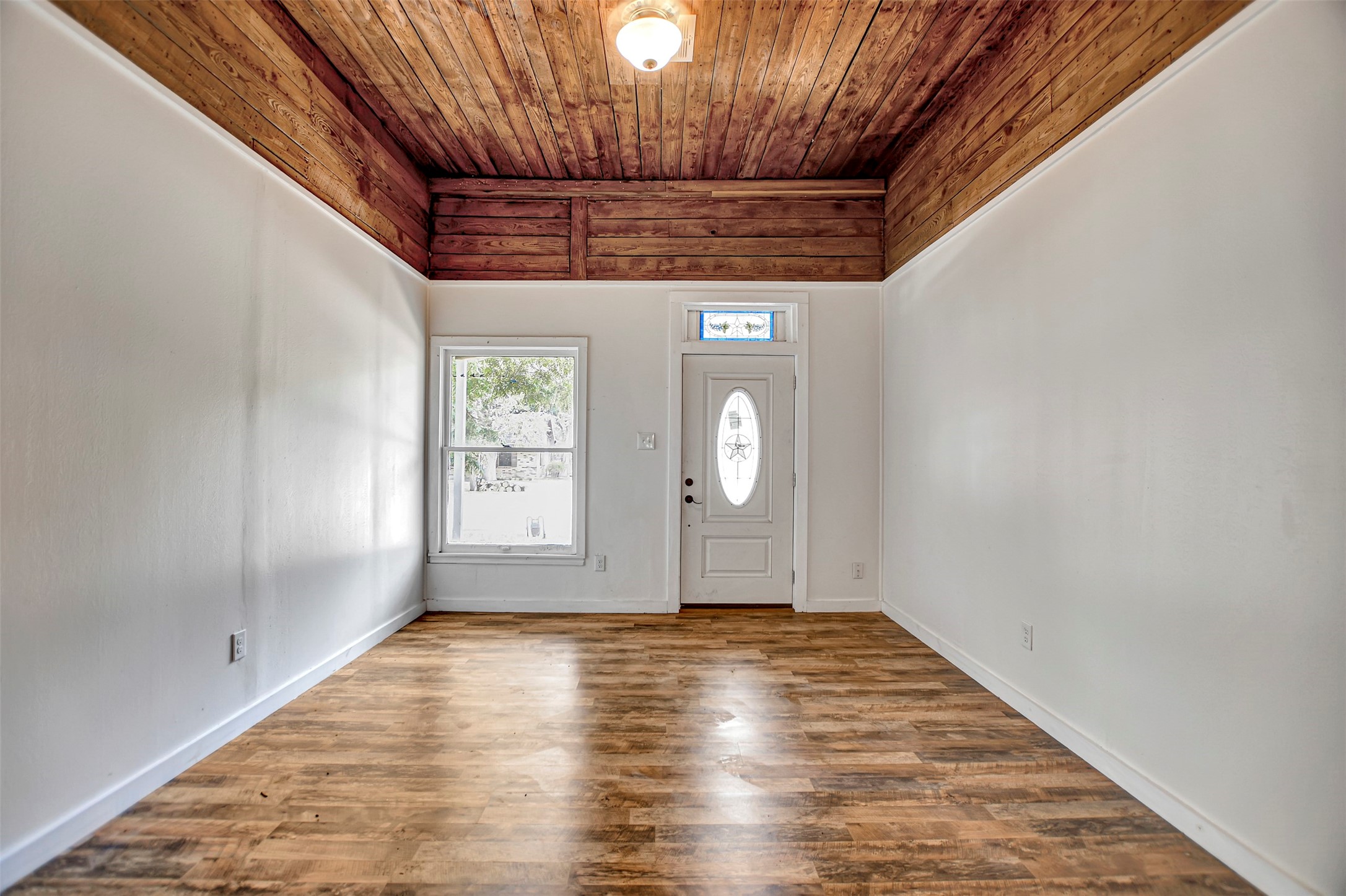 1704 N Houston Avenue Property Photo 5