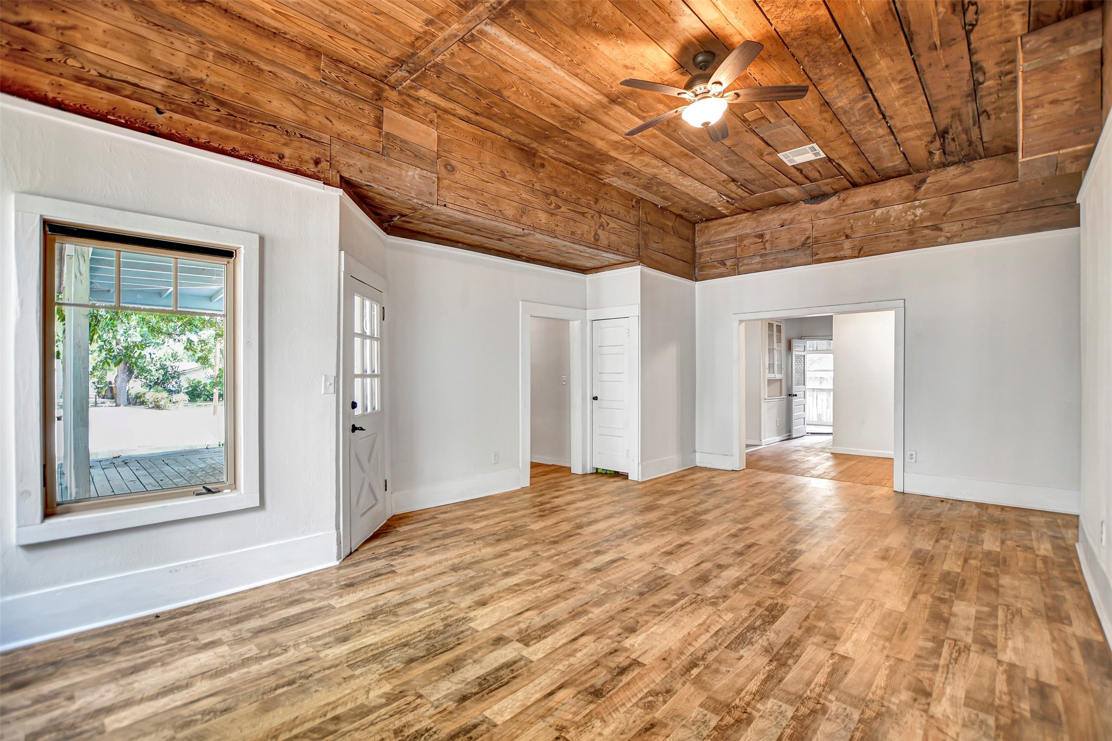1704 N Houston Avenue Property Photo 11