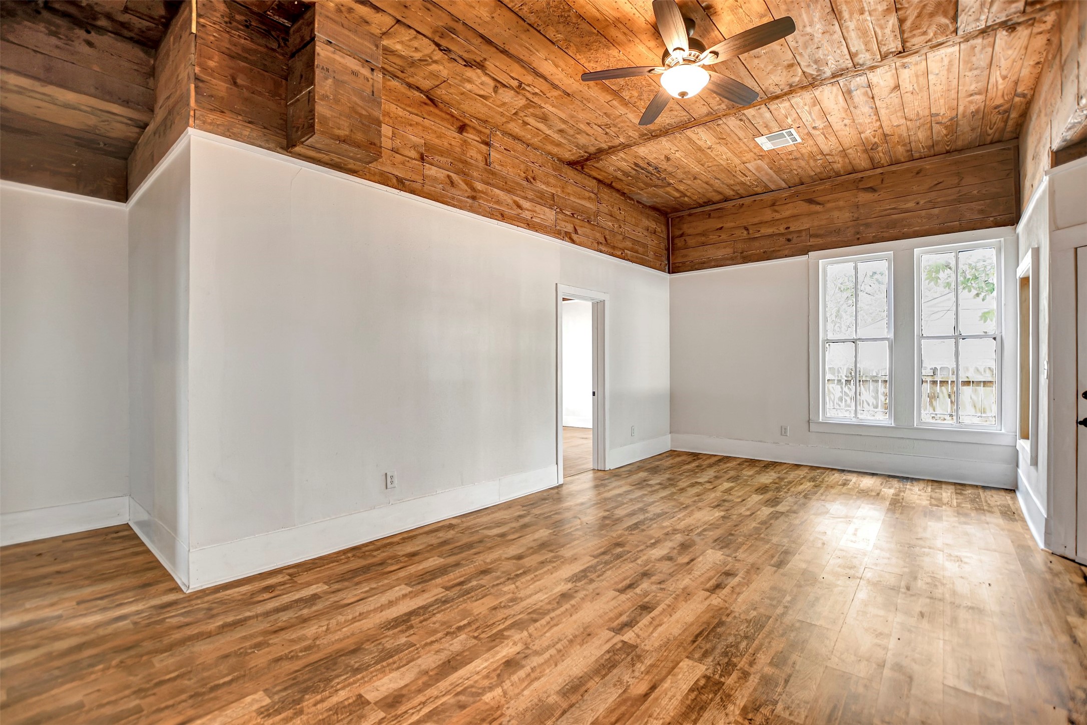 1704 N Houston Avenue Property Photo 13