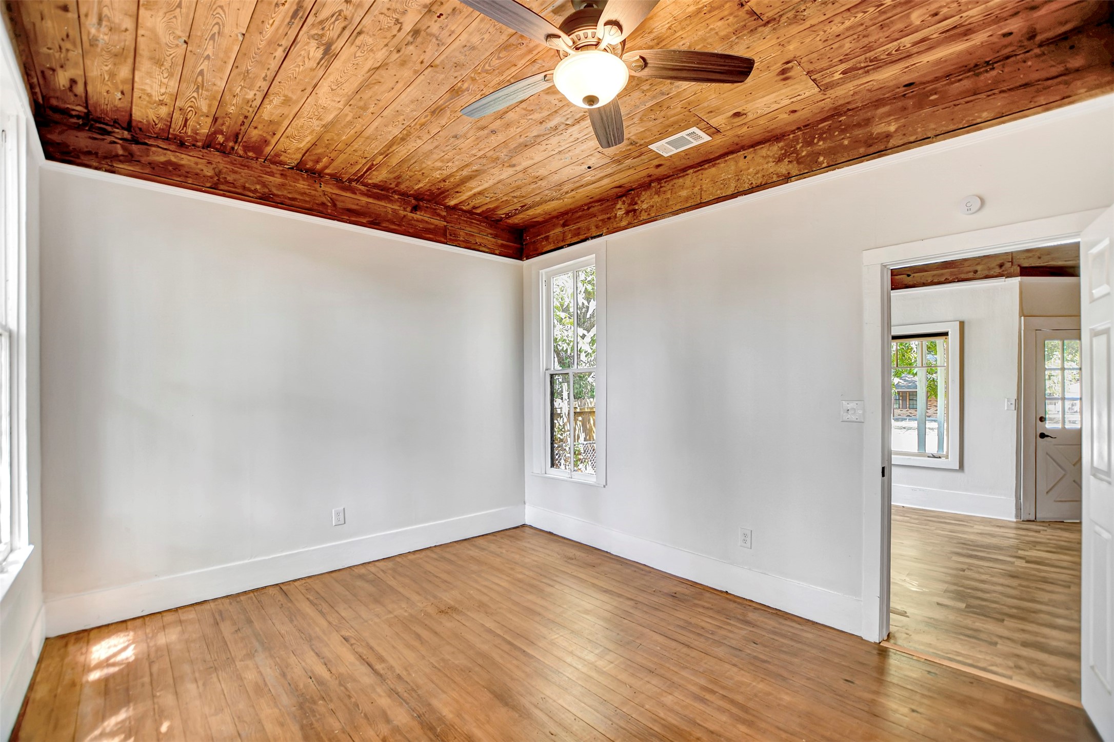 1704 N Houston Avenue Property Photo 21