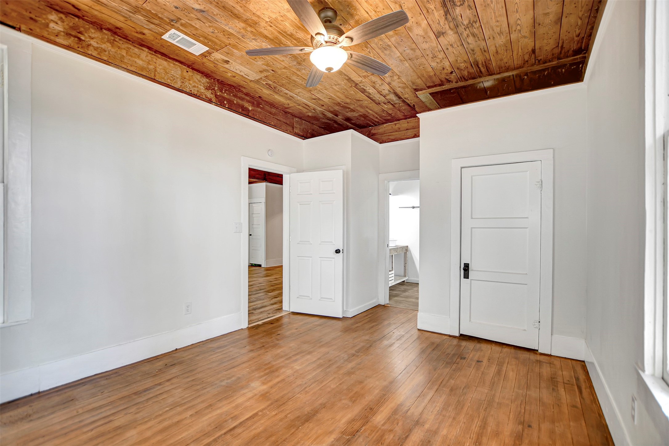 1704 N Houston Avenue Property Photo 22