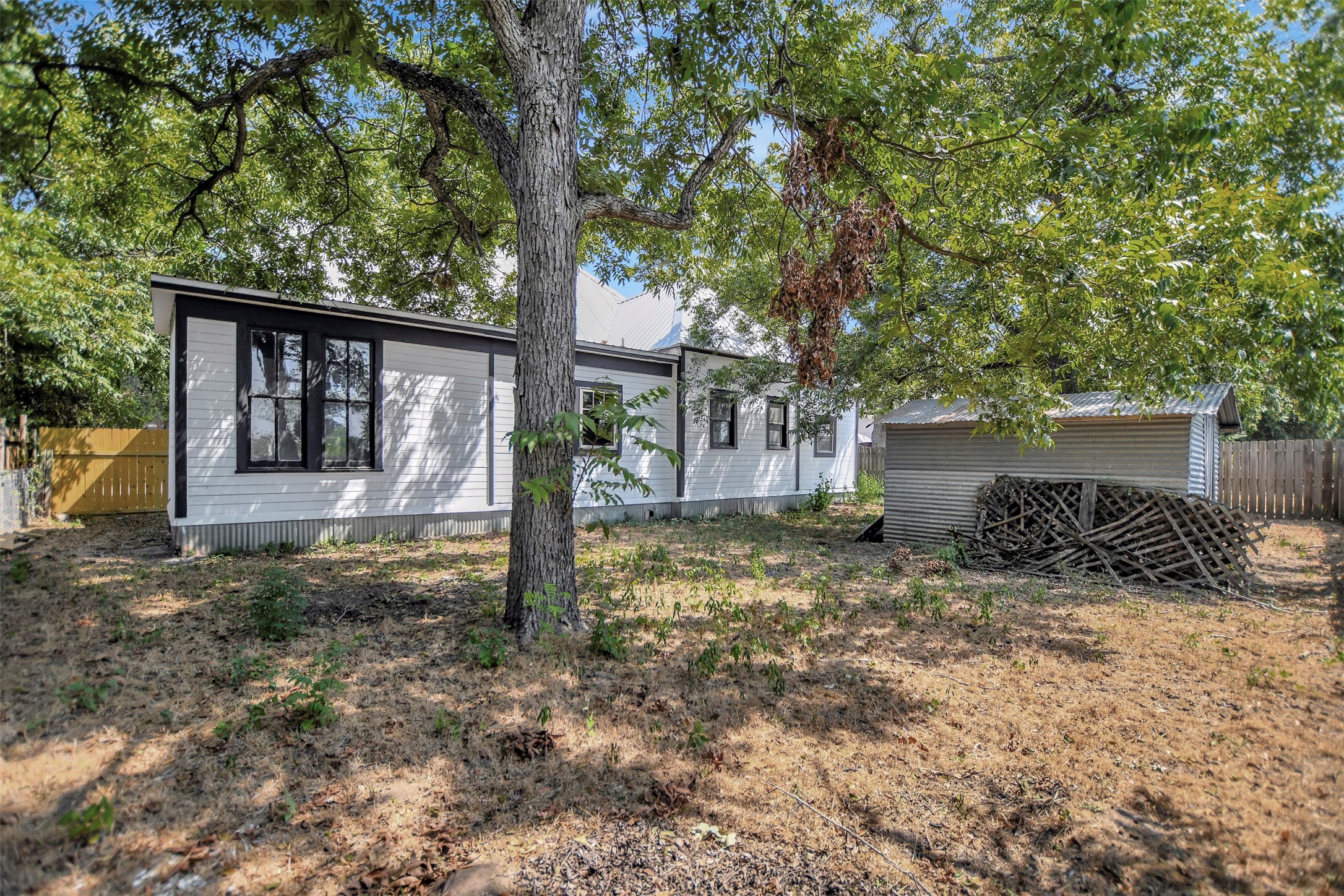 1704 N Houston Avenue Property Photo 39