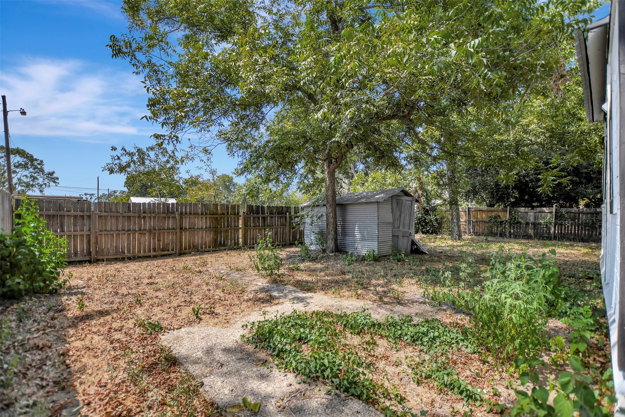 1704 N Houston Avenue Property Photo 40