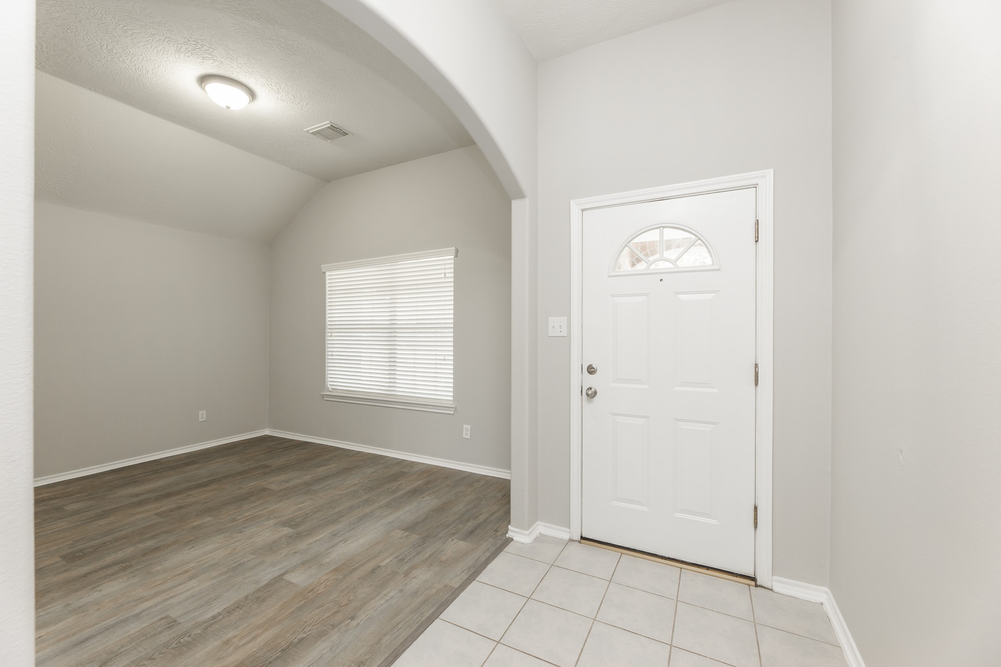 24502 Drakefield Court Property Photo 5