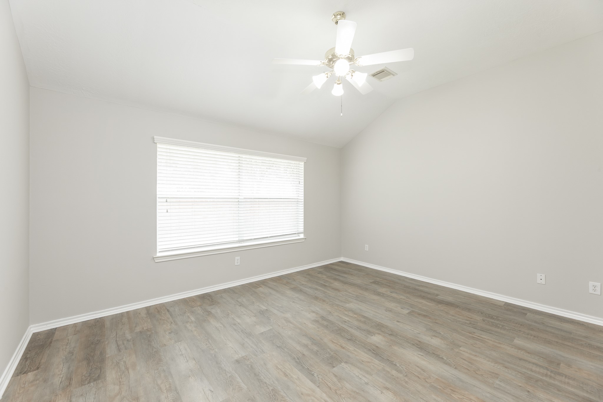 24502 Drakefield Court Property Photo 18