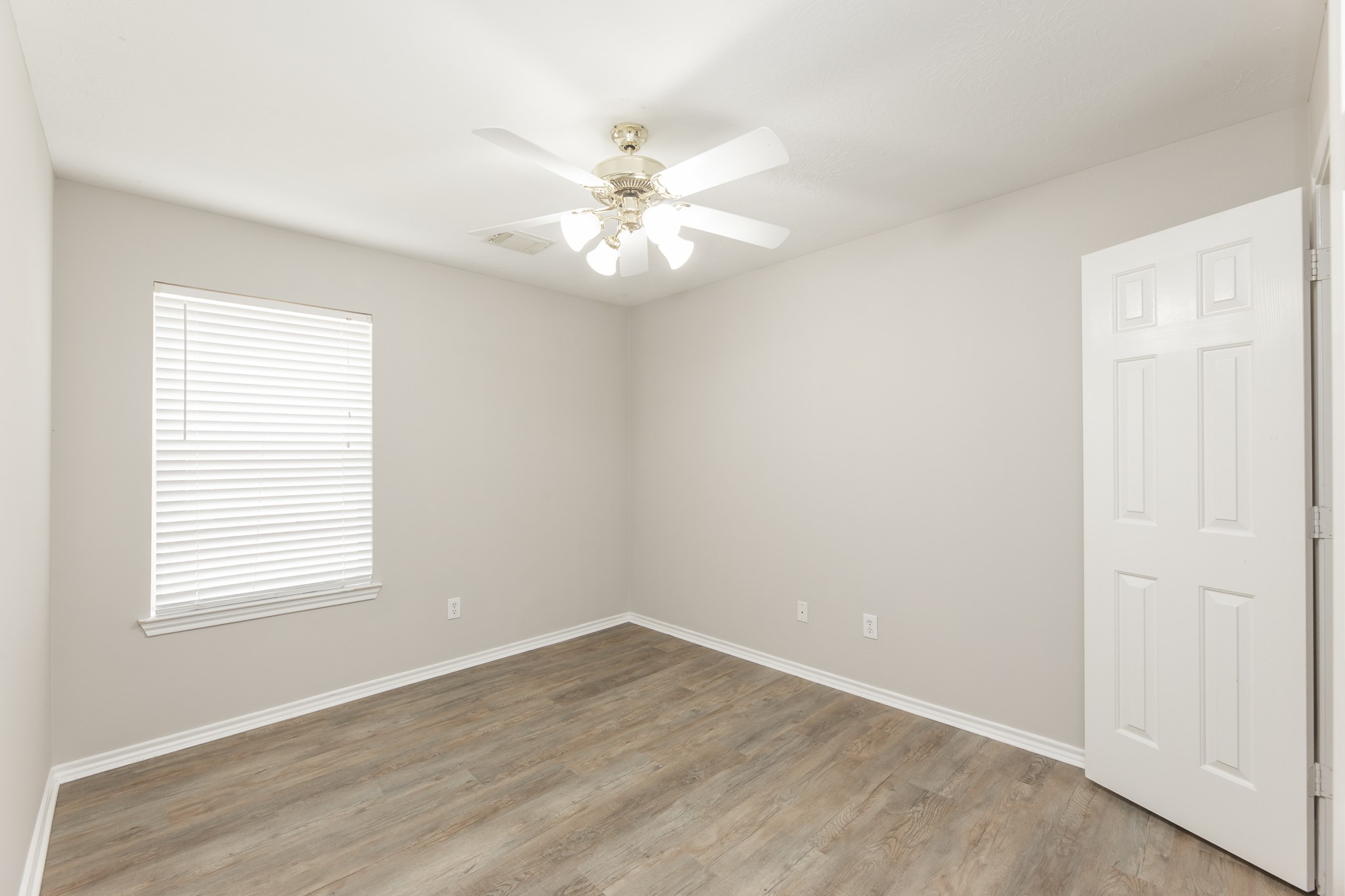 24502 Drakefield Court Property Photo 24