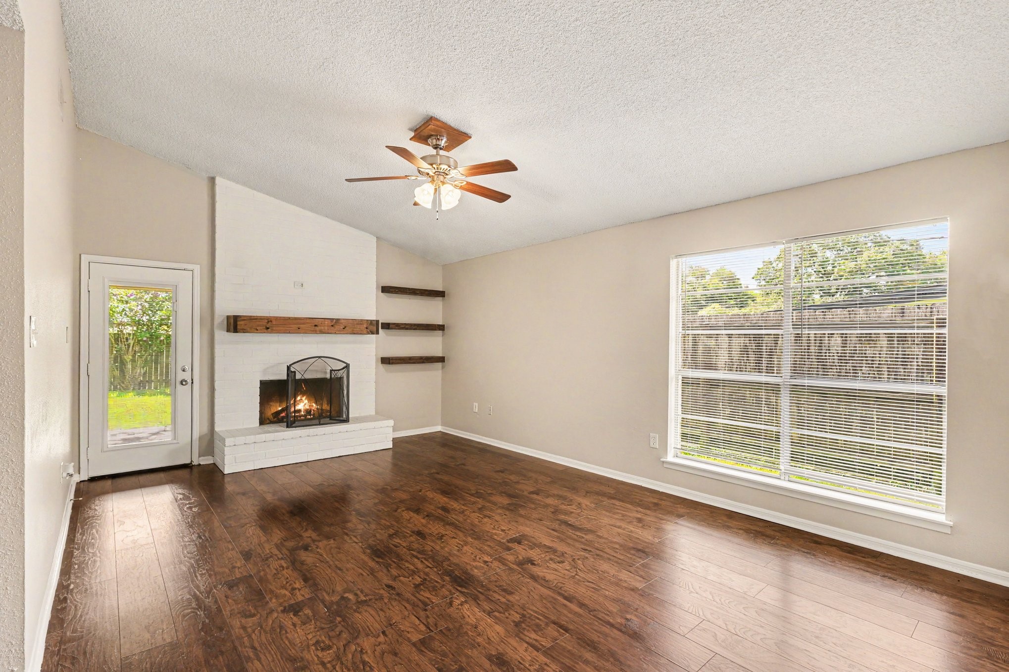 7307 Willow Oak Drive Property Photo 6