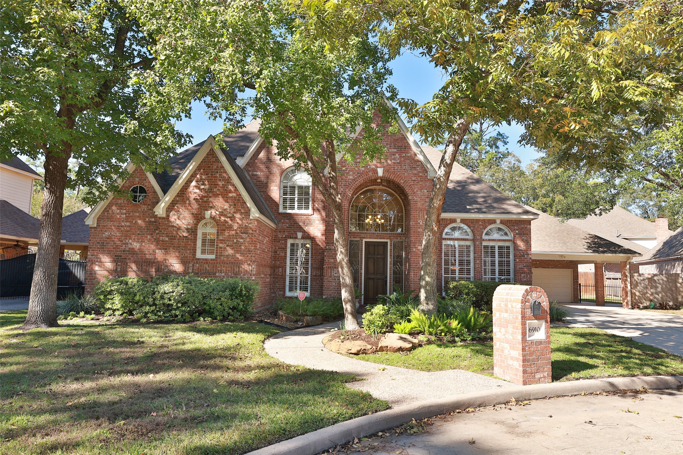 6910 Amber Court Property Photo 1