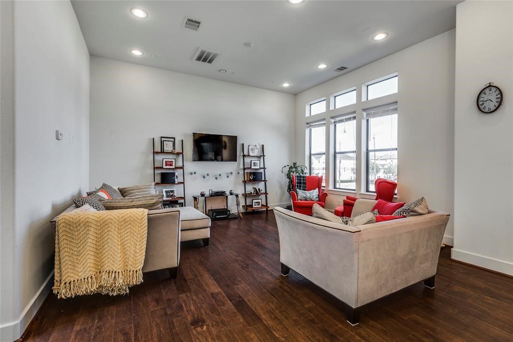 2612 Polk Street B Property Photo 8