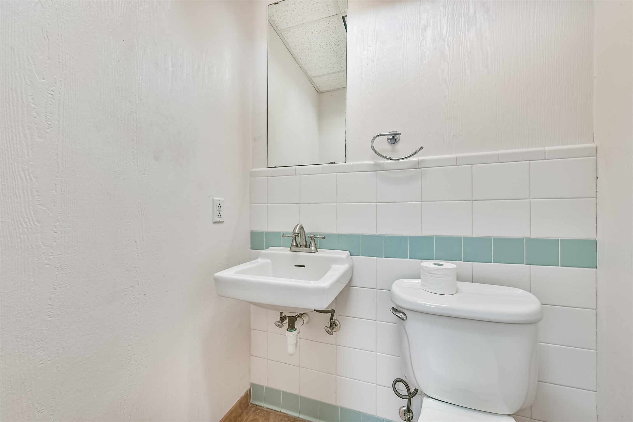 5723 Stewart Avenue Property Photo 13
