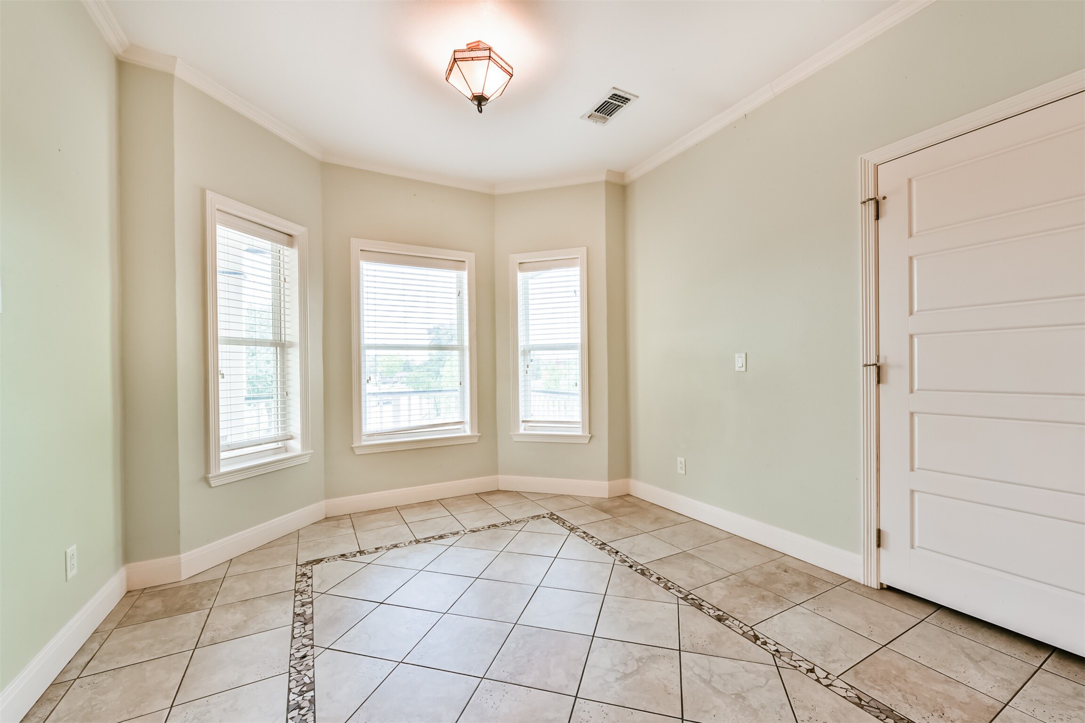 5723 Stewart Avenue Property Photo 25