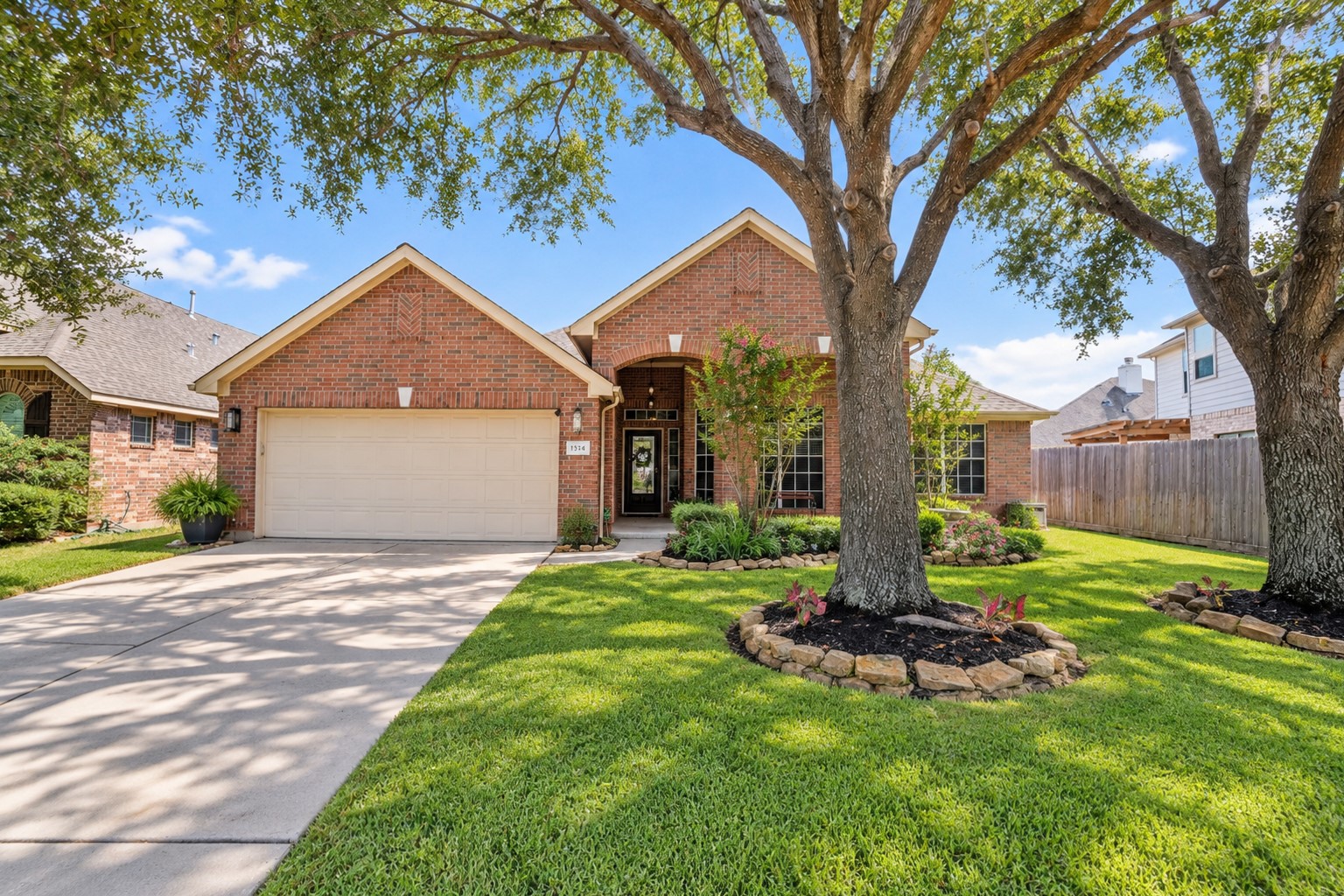 1514 Palisade Green Drive Property Photo 1