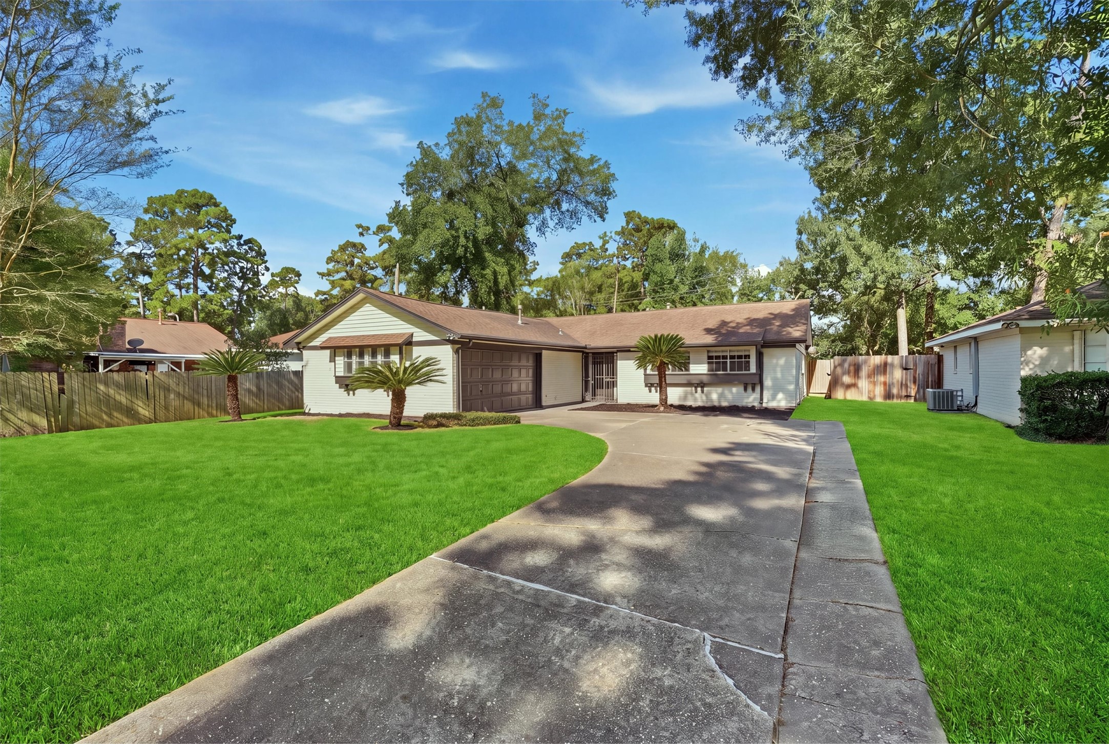 22911 Canyon Lake Drive Property Photo 1