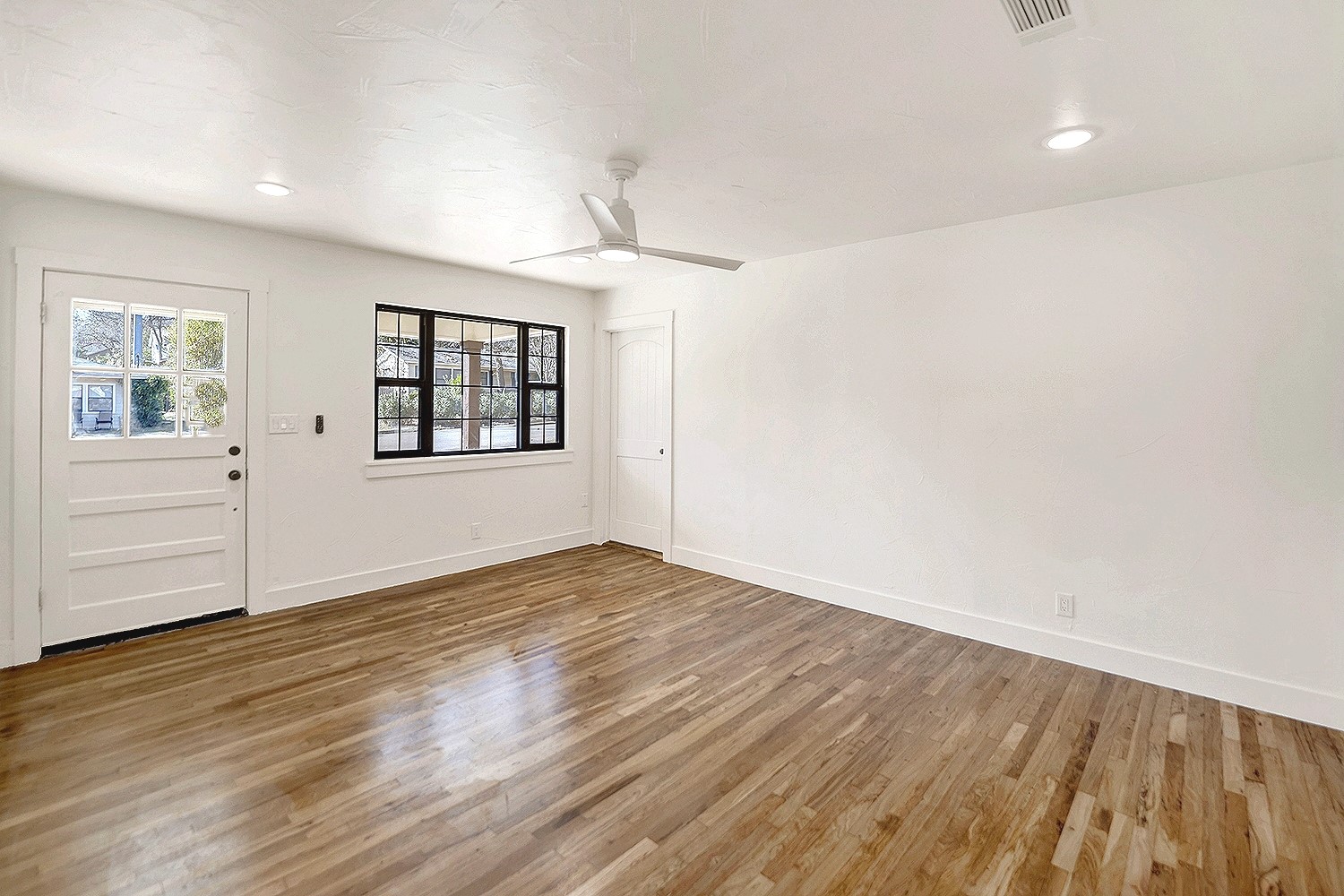 510 Parkview Boulevard Property Photo 2