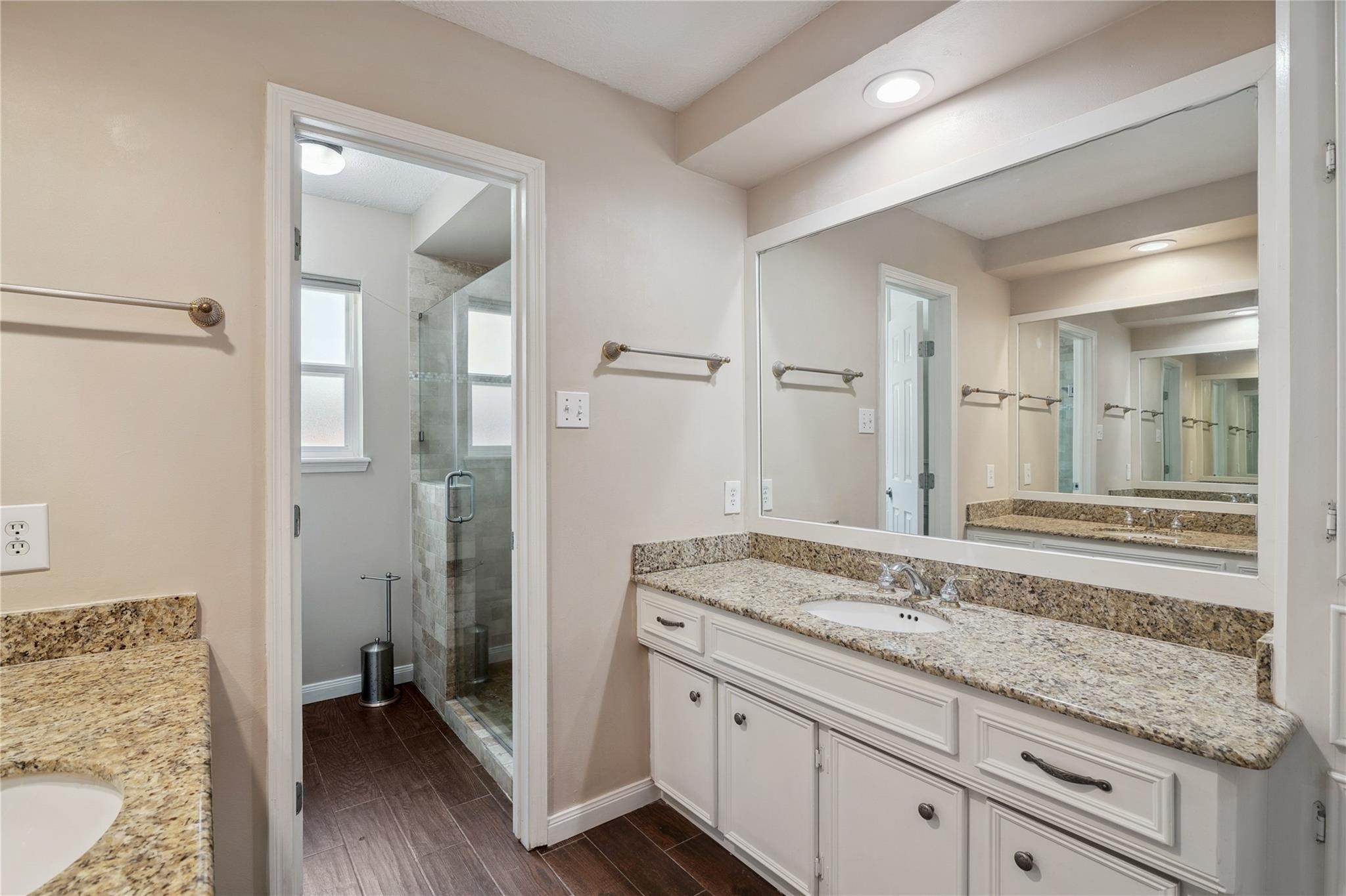 10911 Elmdale Drive Property Photo 5