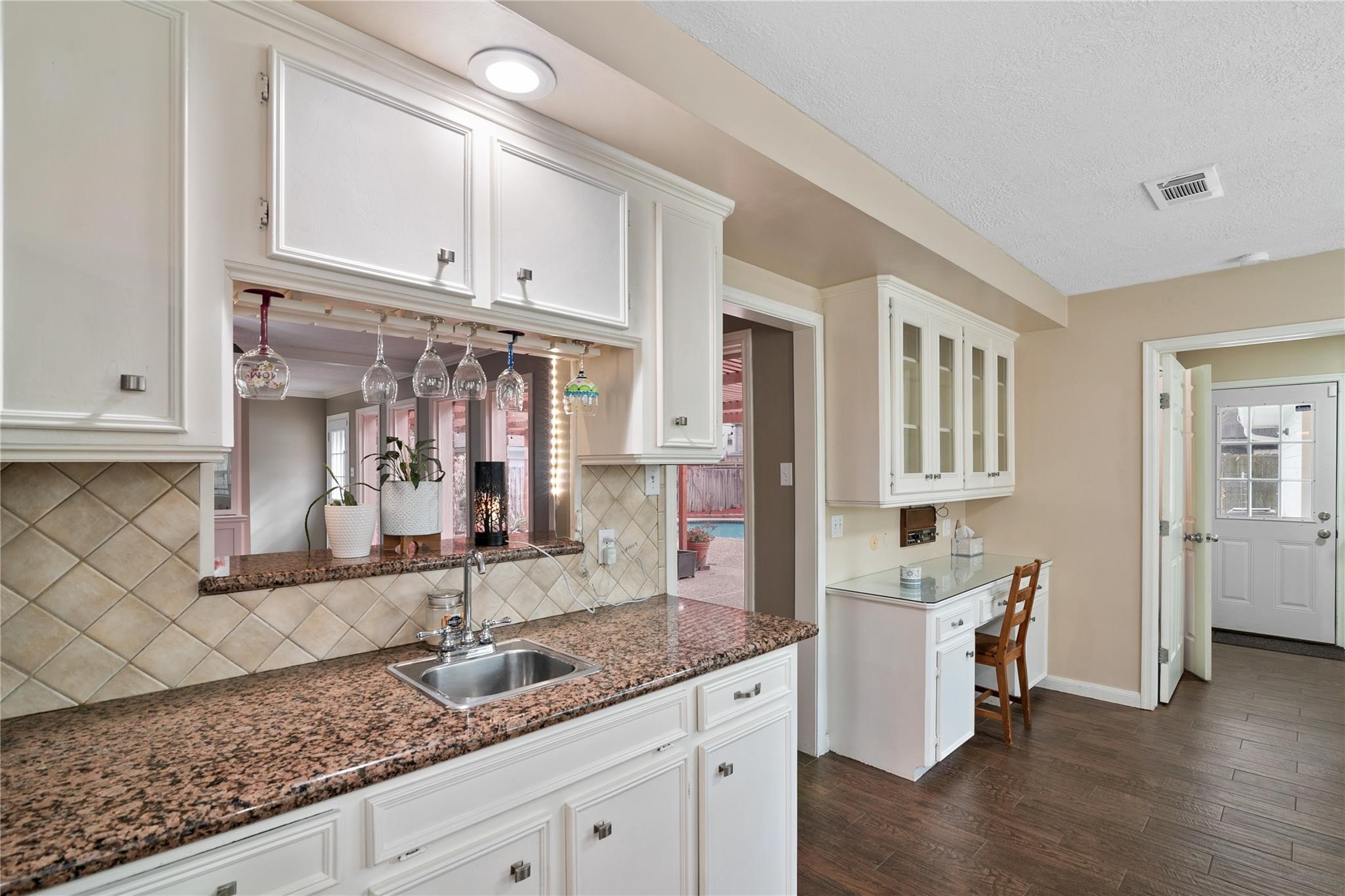 10911 Elmdale Drive Property Photo 7