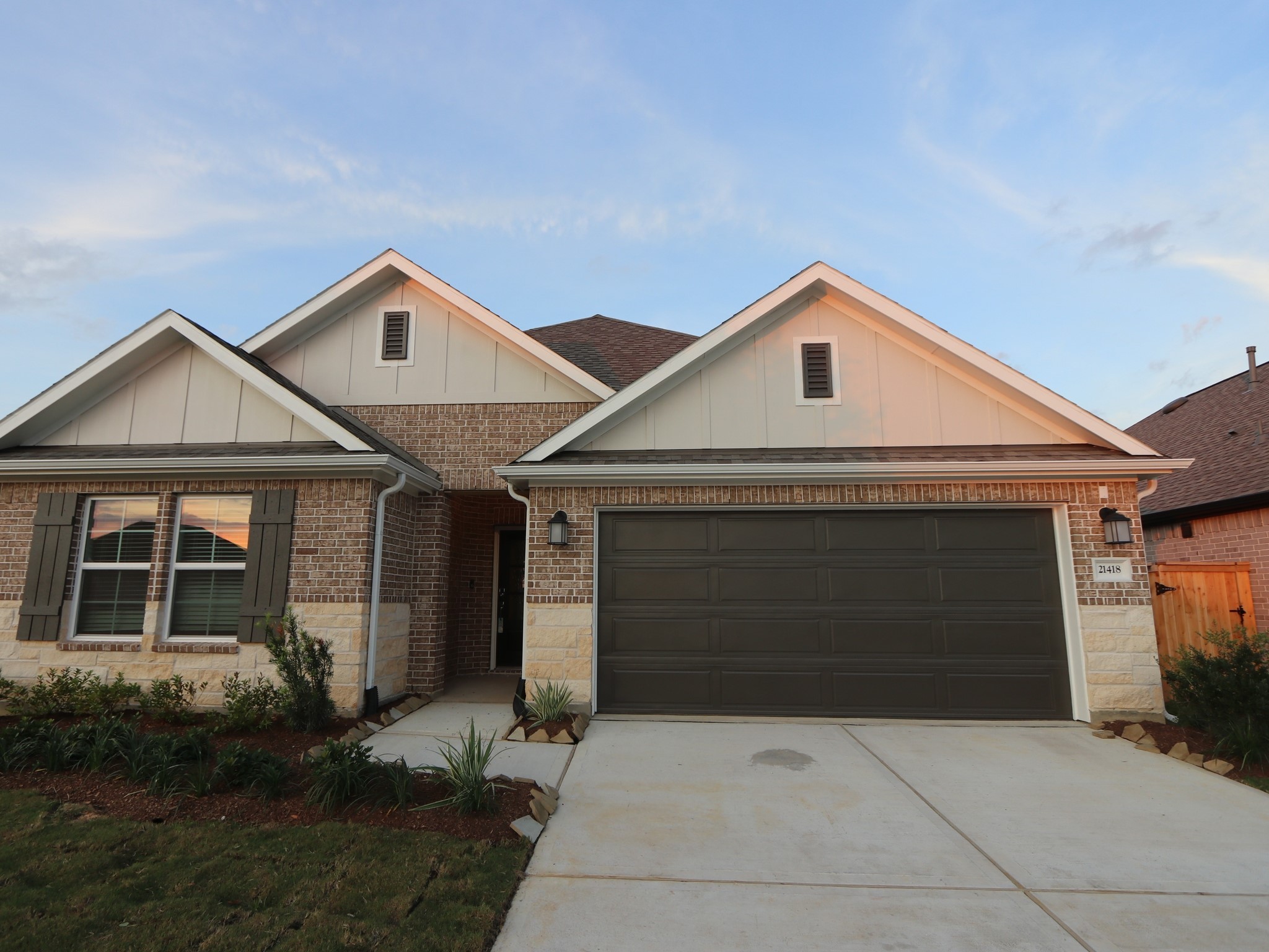 21418 Villa Spruce Lane Property Photo 1