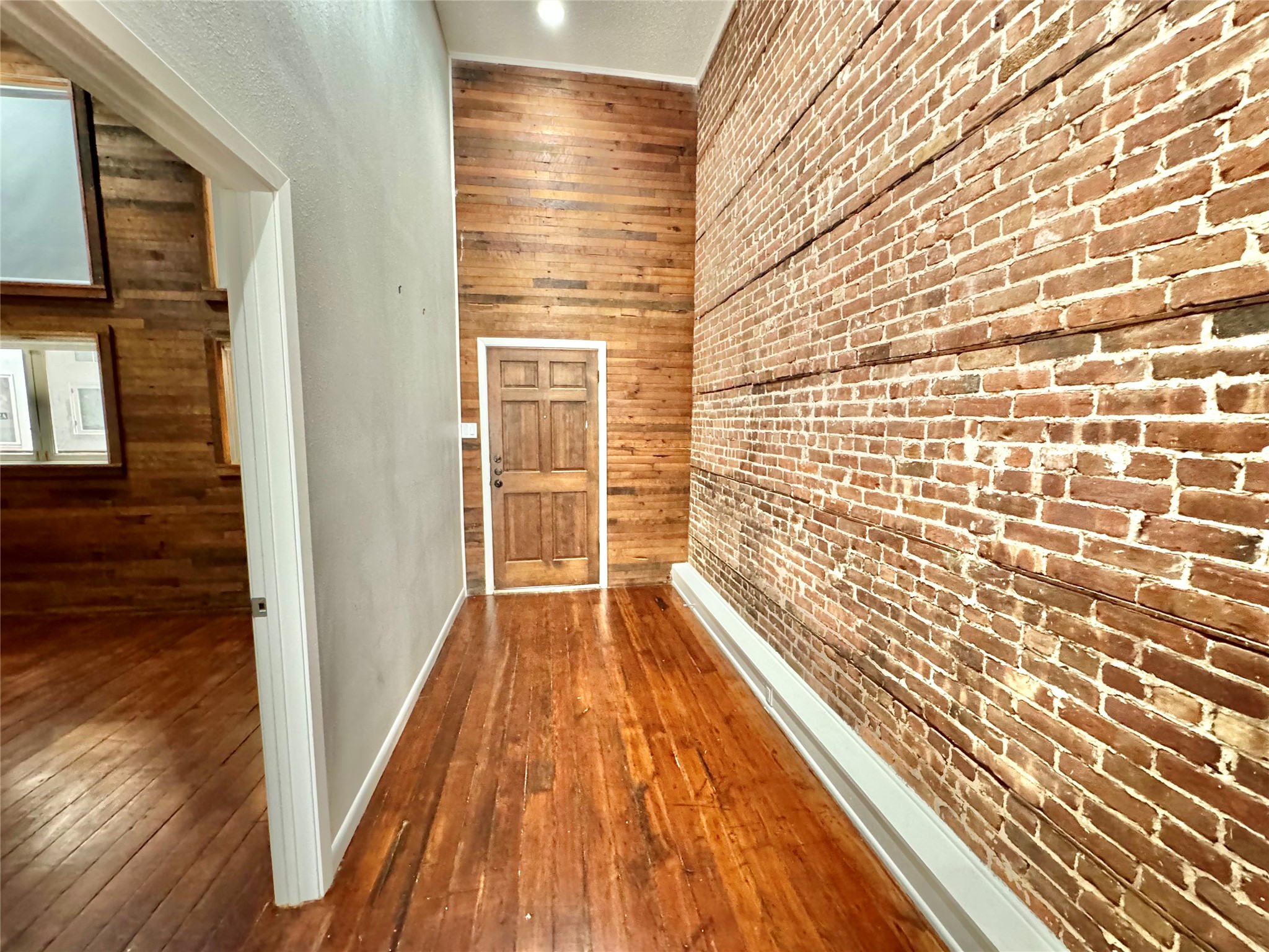 2309 Strand Street 2d Property Photo 4