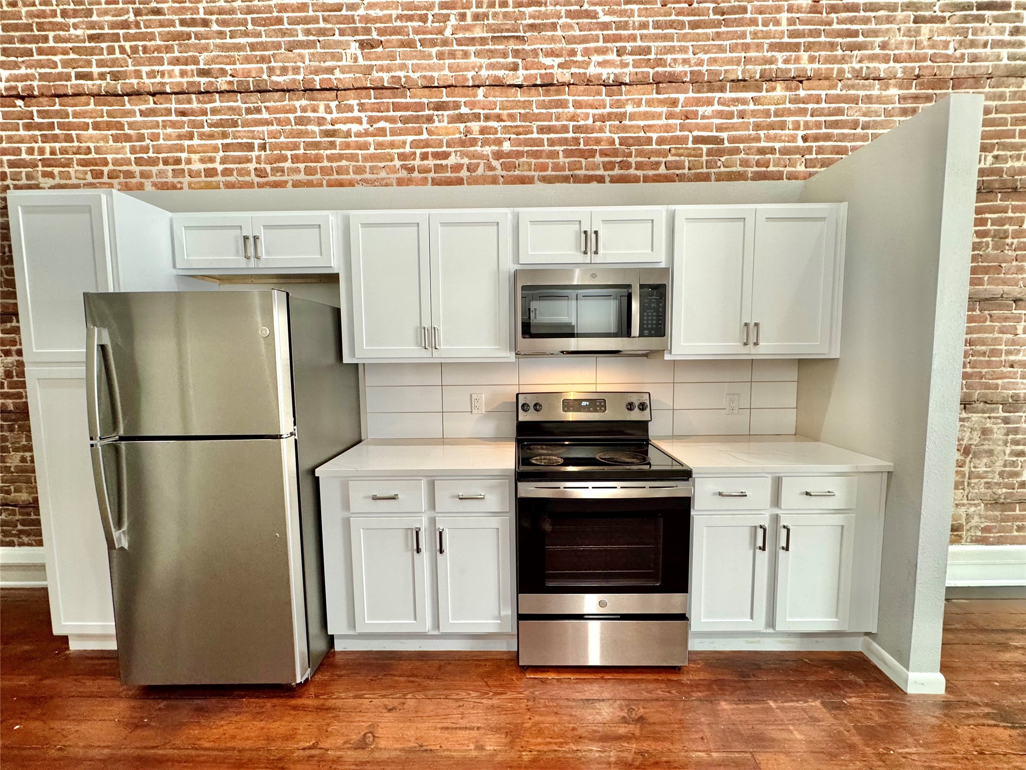 2309 Strand Street 2d Property Photo 9