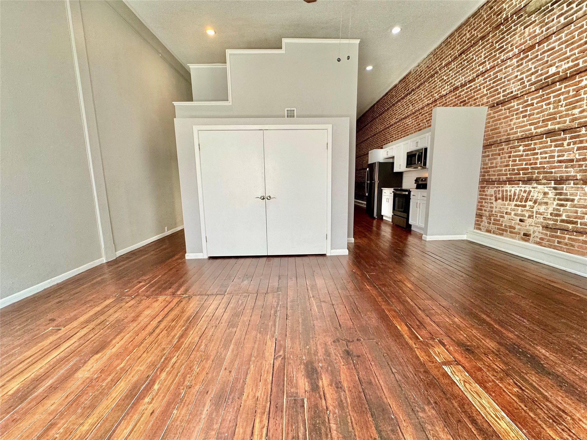 2309 Strand Street 2d Property Photo 11