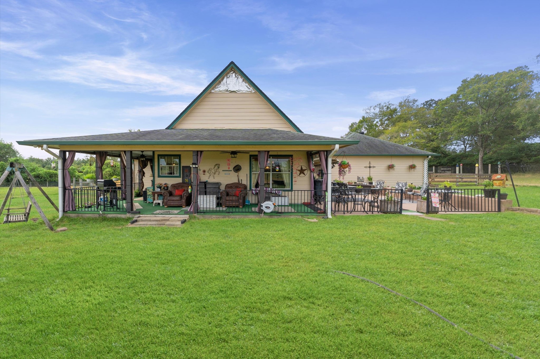 29381 Highway 6 Property Photo 2