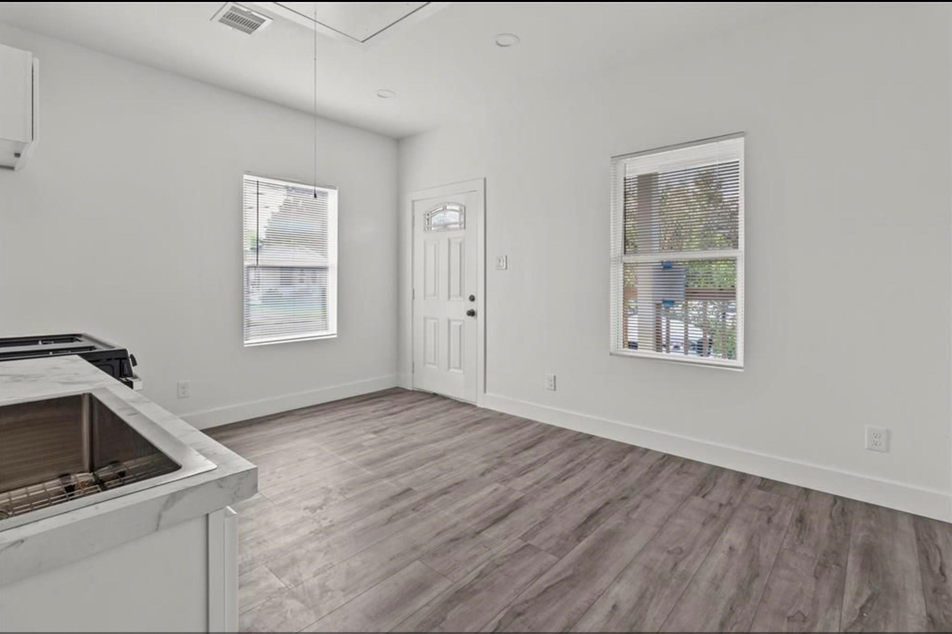 8501 Denby Street Property Photo 6