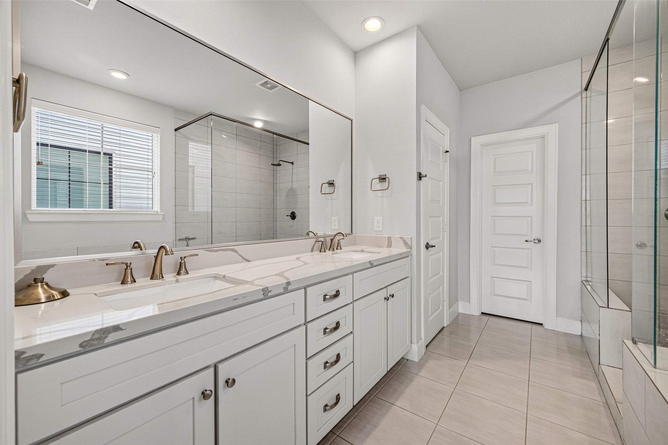 2812 Grand Fountains Drive F Property Photo 31